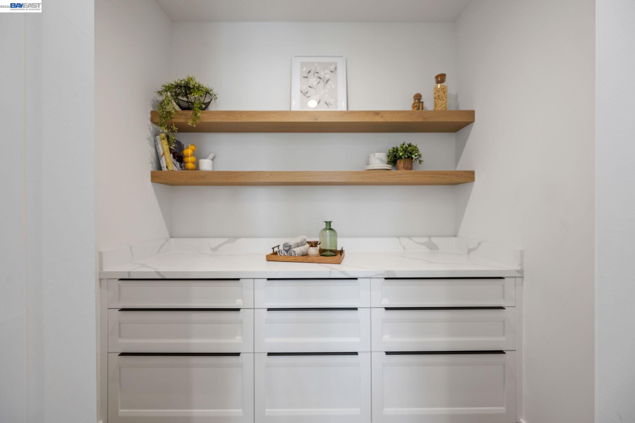 Detail Gallery Image 25 of 60 For 5883 Margarido Dr, Oakland,  CA 94618 - 5 Beds | 5/1 Baths