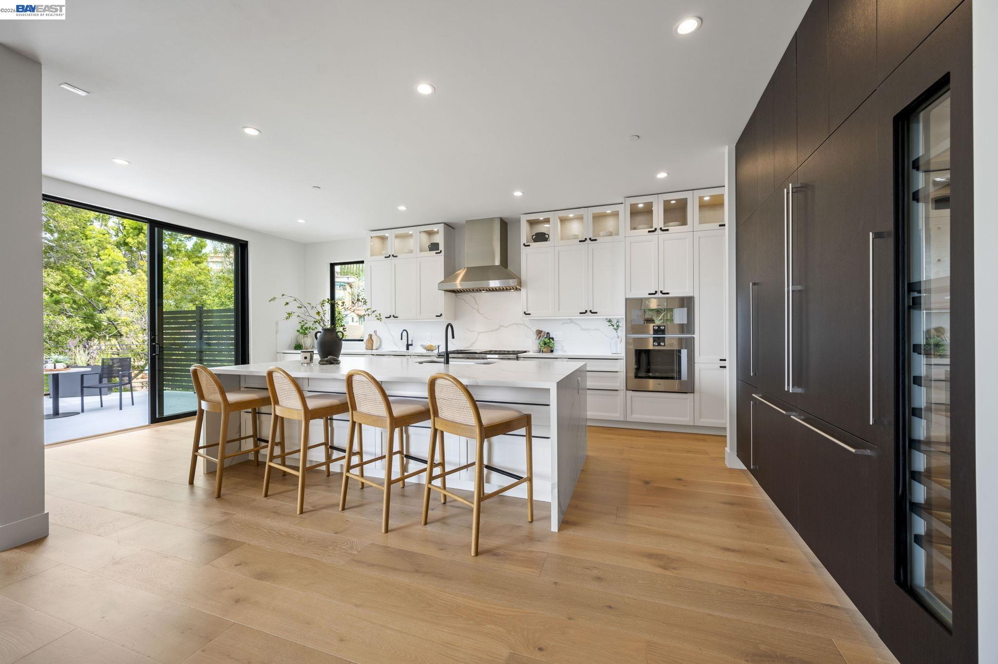 Detail Gallery Image 26 of 60 For 5883 Margarido Dr, Oakland,  CA 94618 - 5 Beds | 5/1 Baths