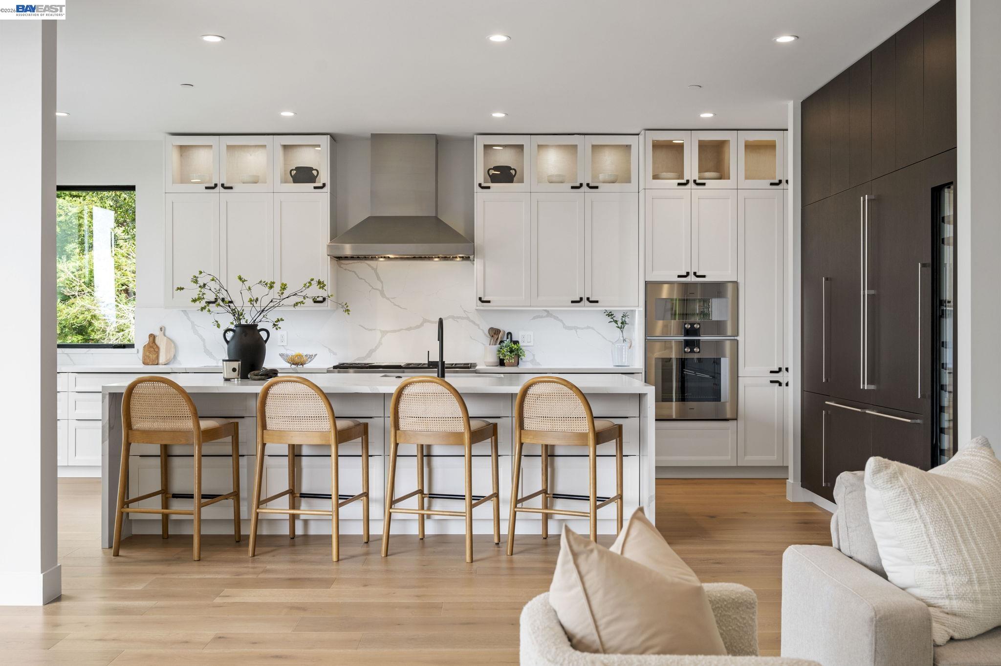 Detail Gallery Image 28 of 60 For 5883 Margarido Dr, Oakland,  CA 94618 - 5 Beds | 5/1 Baths