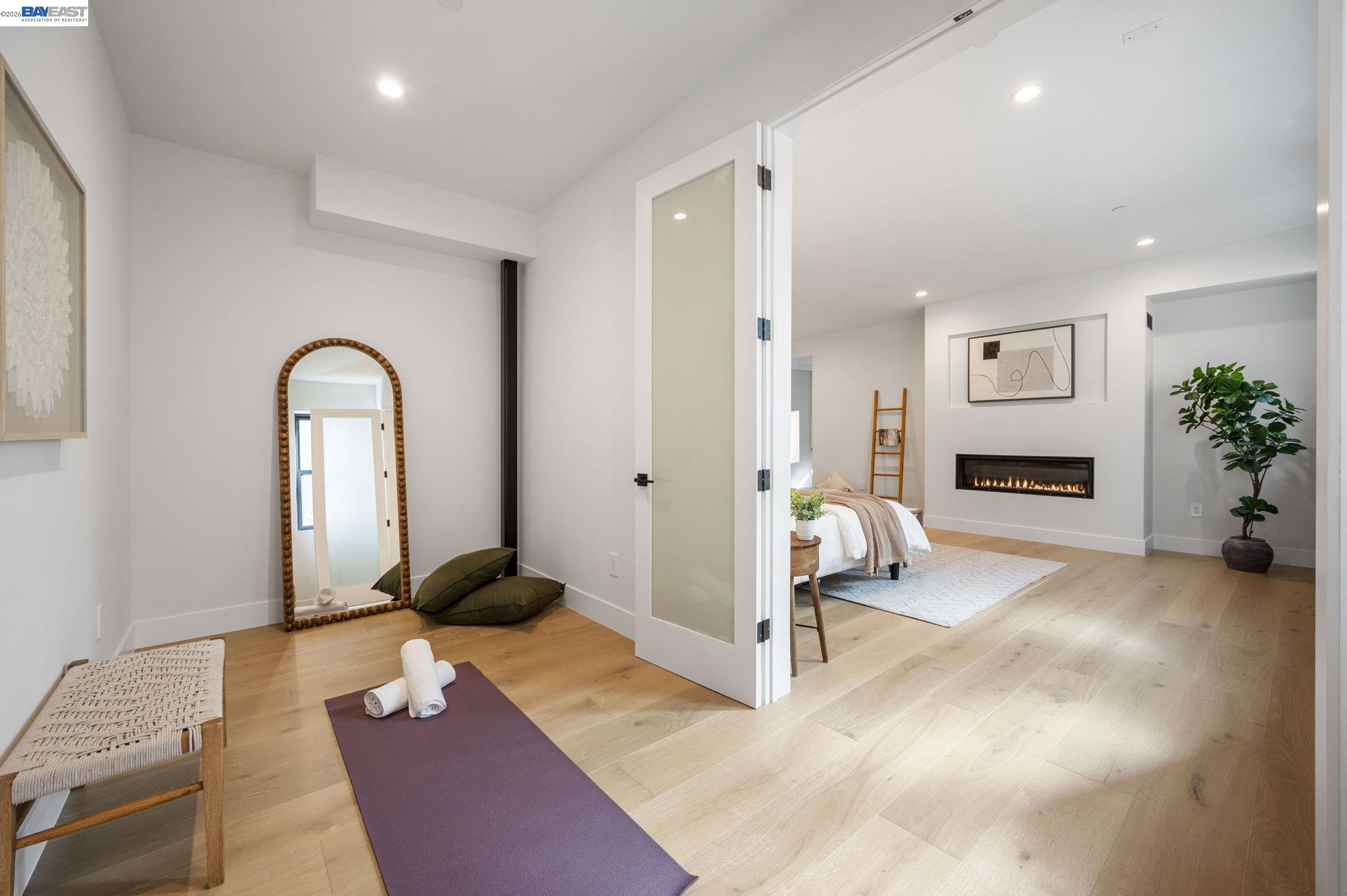 Detail Gallery Image 34 of 60 For 5883 Margarido Dr, Oakland,  CA 94618 - 5 Beds | 5/1 Baths