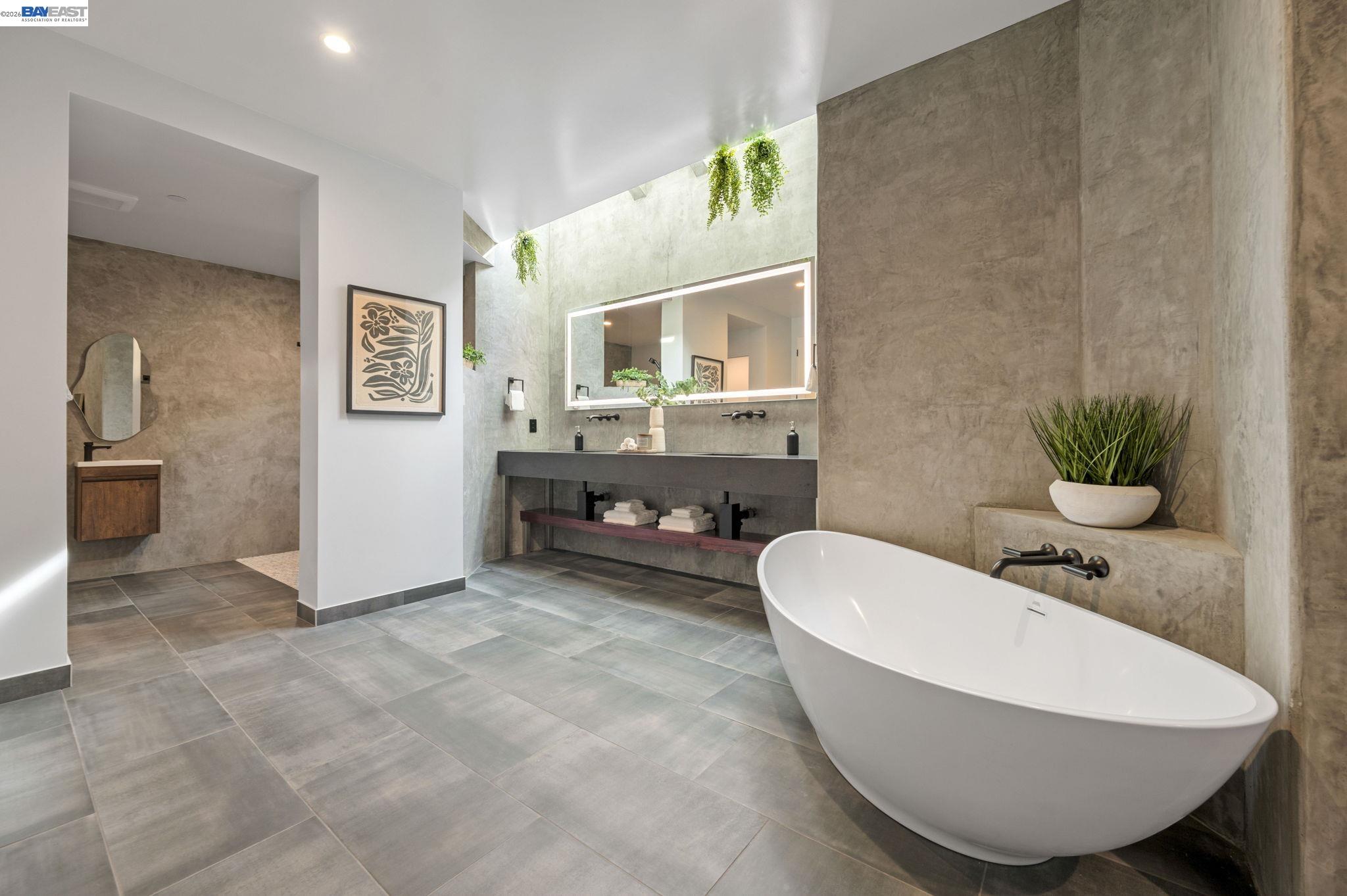 Detail Gallery Image 36 of 60 For 5883 Margarido Dr, Oakland,  CA 94618 - 5 Beds | 5/1 Baths