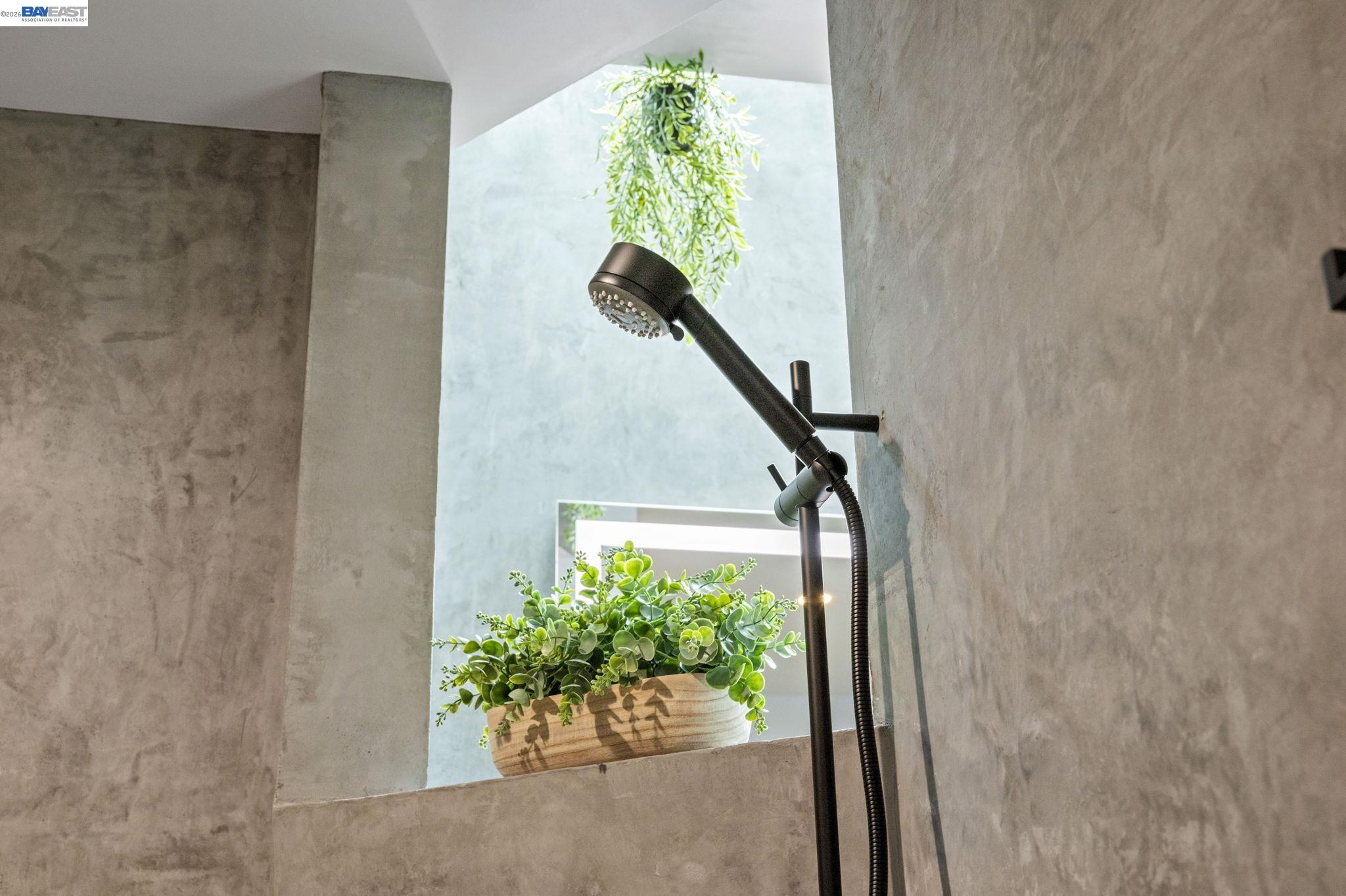 Detail Gallery Image 39 of 60 For 5883 Margarido Dr, Oakland,  CA 94618 - 5 Beds | 5/1 Baths