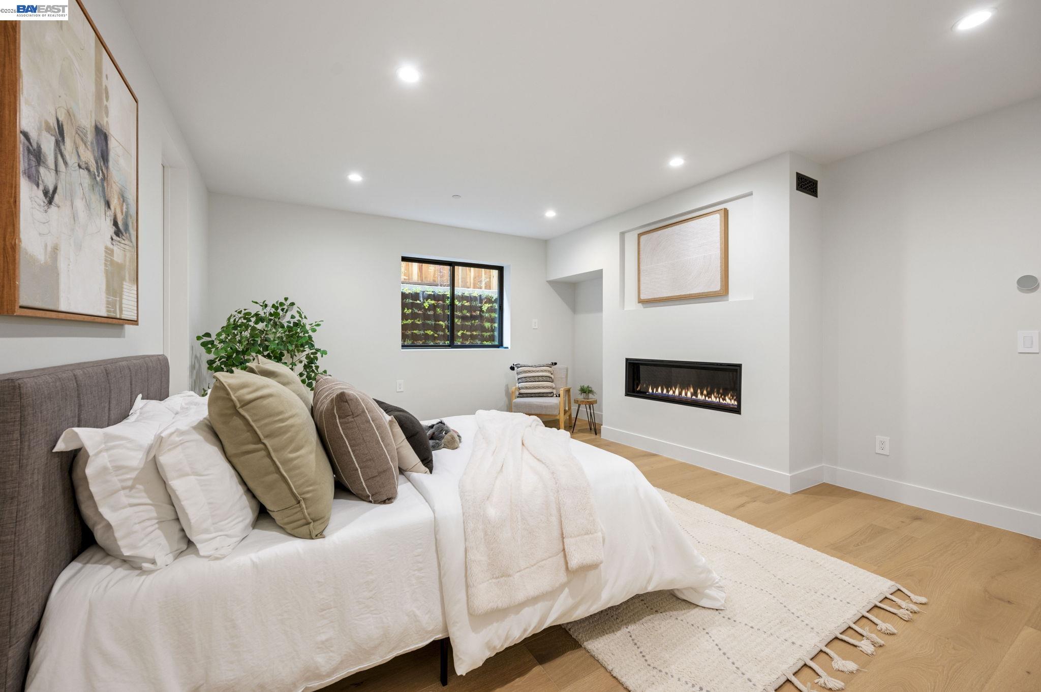 Detail Gallery Image 44 of 60 For 5883 Margarido Dr, Oakland,  CA 94618 - 5 Beds | 5/1 Baths