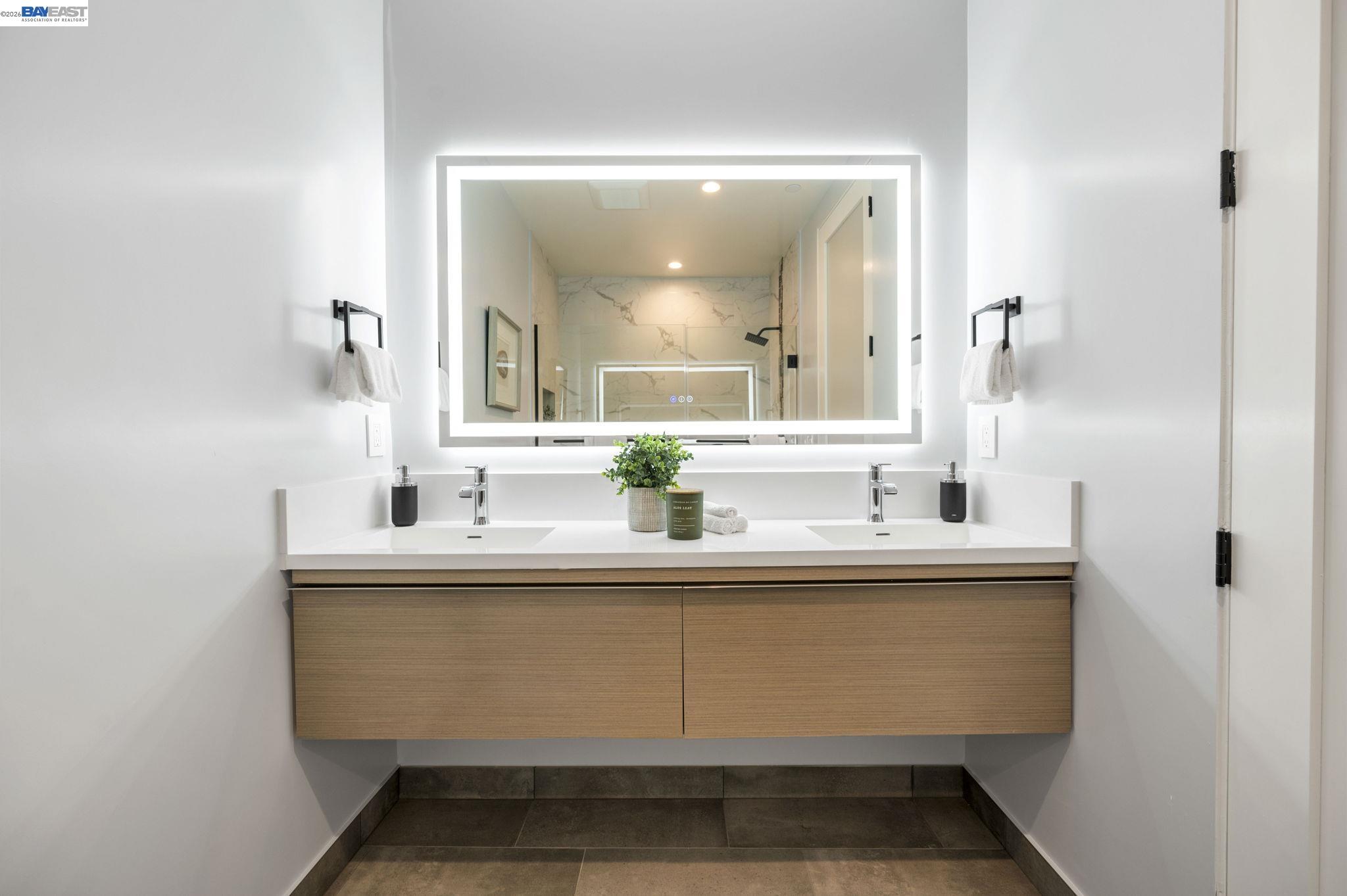 Detail Gallery Image 48 of 60 For 5883 Margarido Dr, Oakland,  CA 94618 - 5 Beds | 5/1 Baths