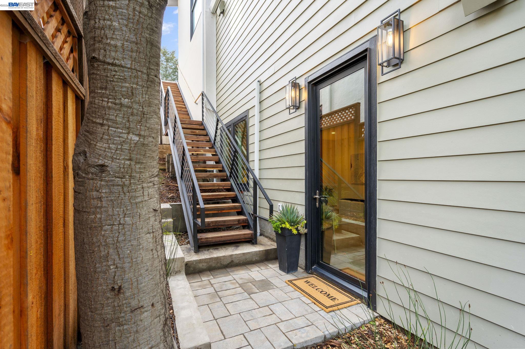 Detail Gallery Image 51 of 60 For 5883 Margarido Dr, Oakland,  CA 94618 - 5 Beds | 5/1 Baths