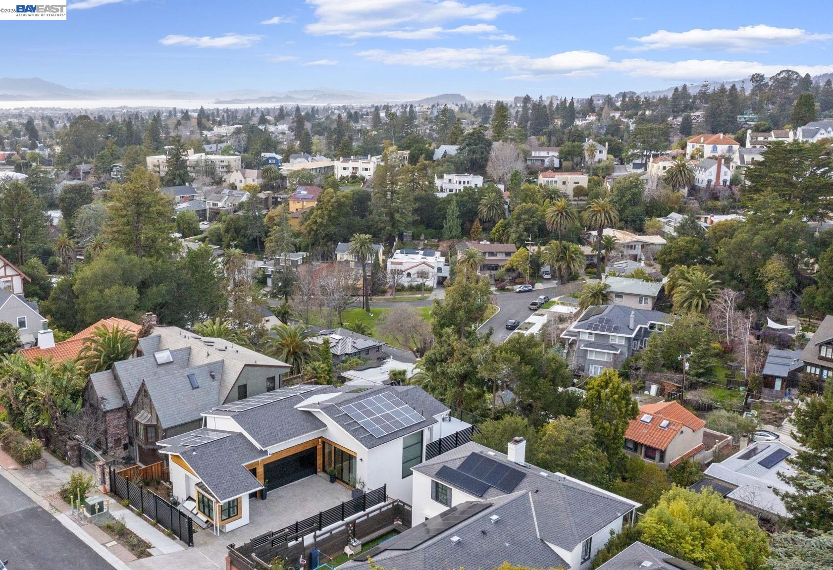 Detail Gallery Image 57 of 60 For 5883 Margarido Dr, Oakland,  CA 94618 - 5 Beds | 5/1 Baths