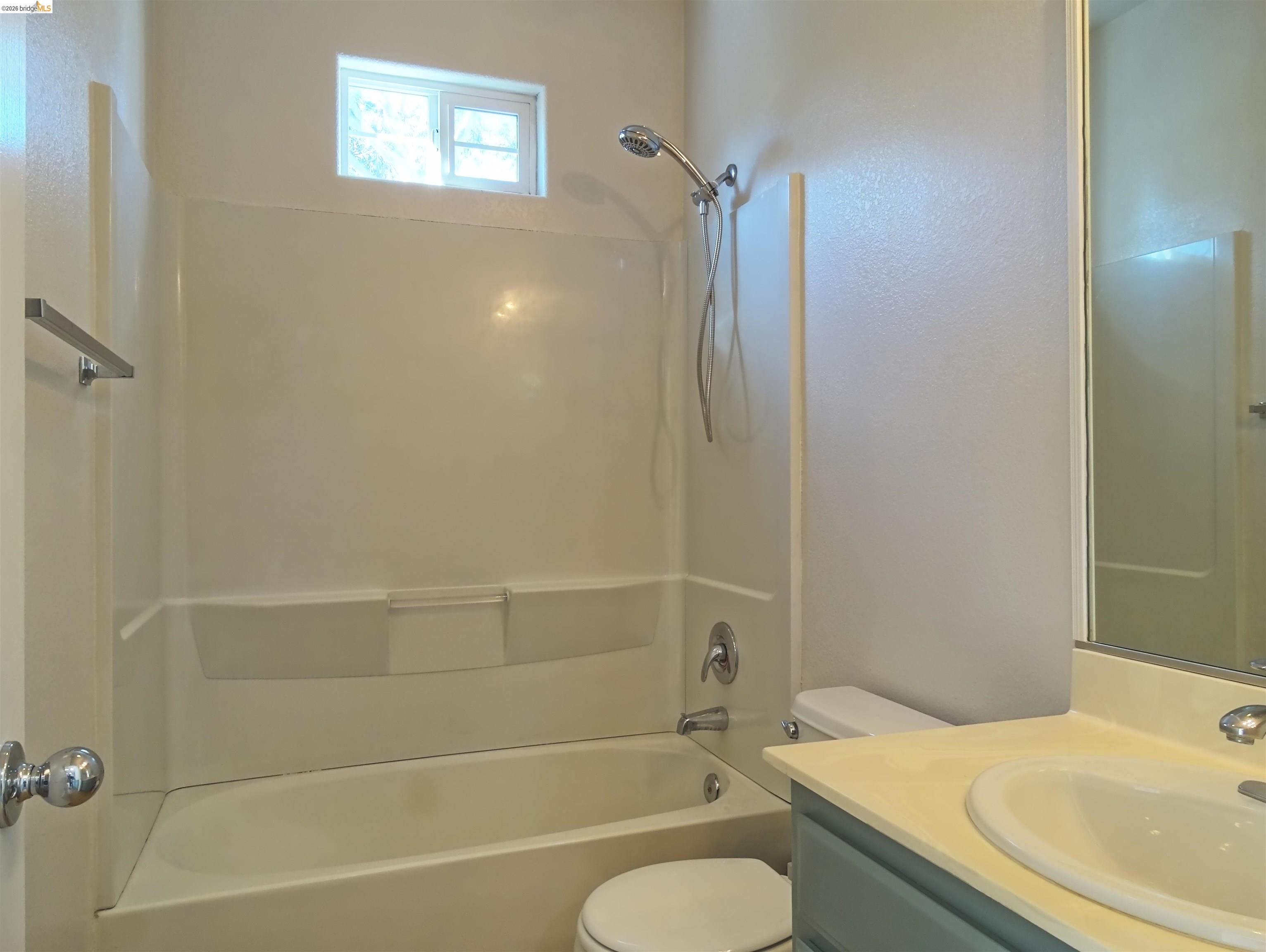 Photo #15: 41125834 Listing: Photo #15