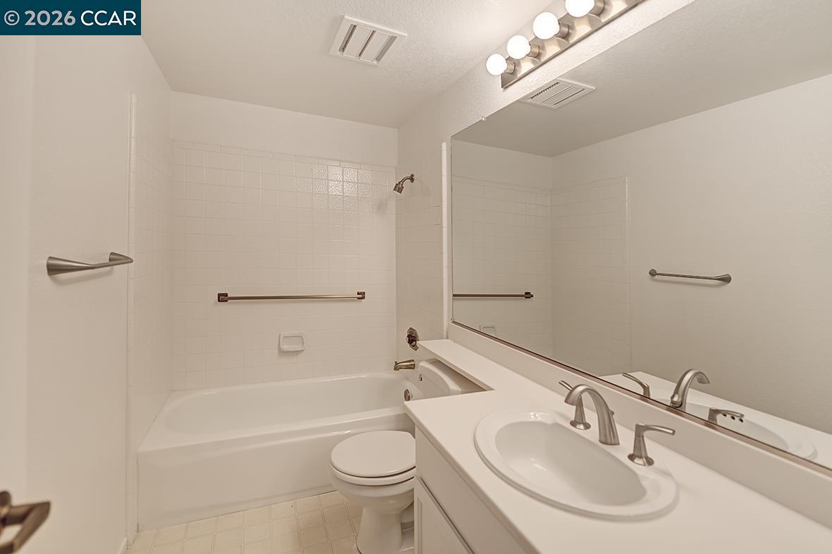 Photo #40: 41125836 Listing: Photo #40