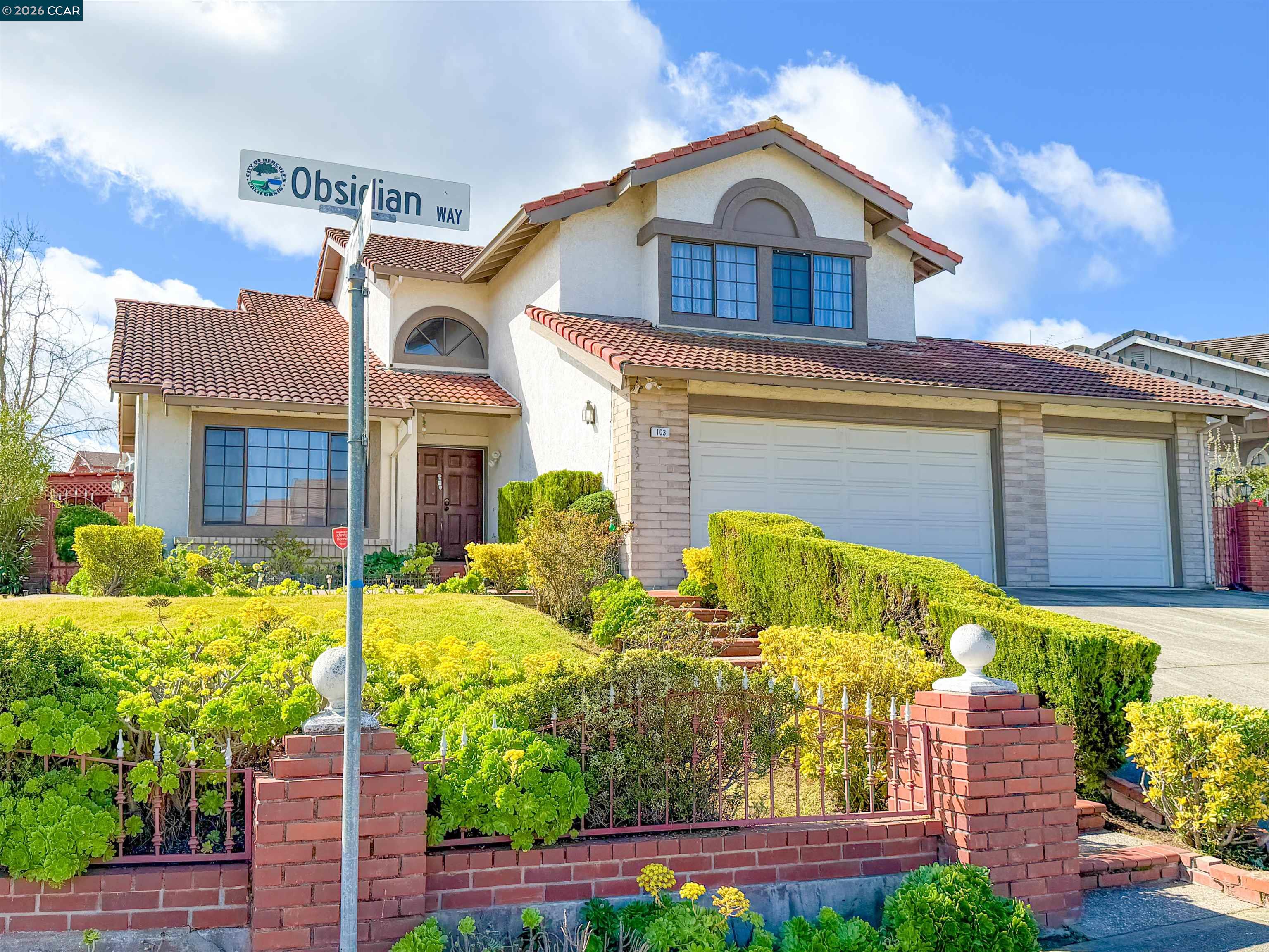 Detail Gallery Image 3 of 8 For 103 Obsidian Way, Hercules,  CA 94547 - 5 Beds | 3 Baths