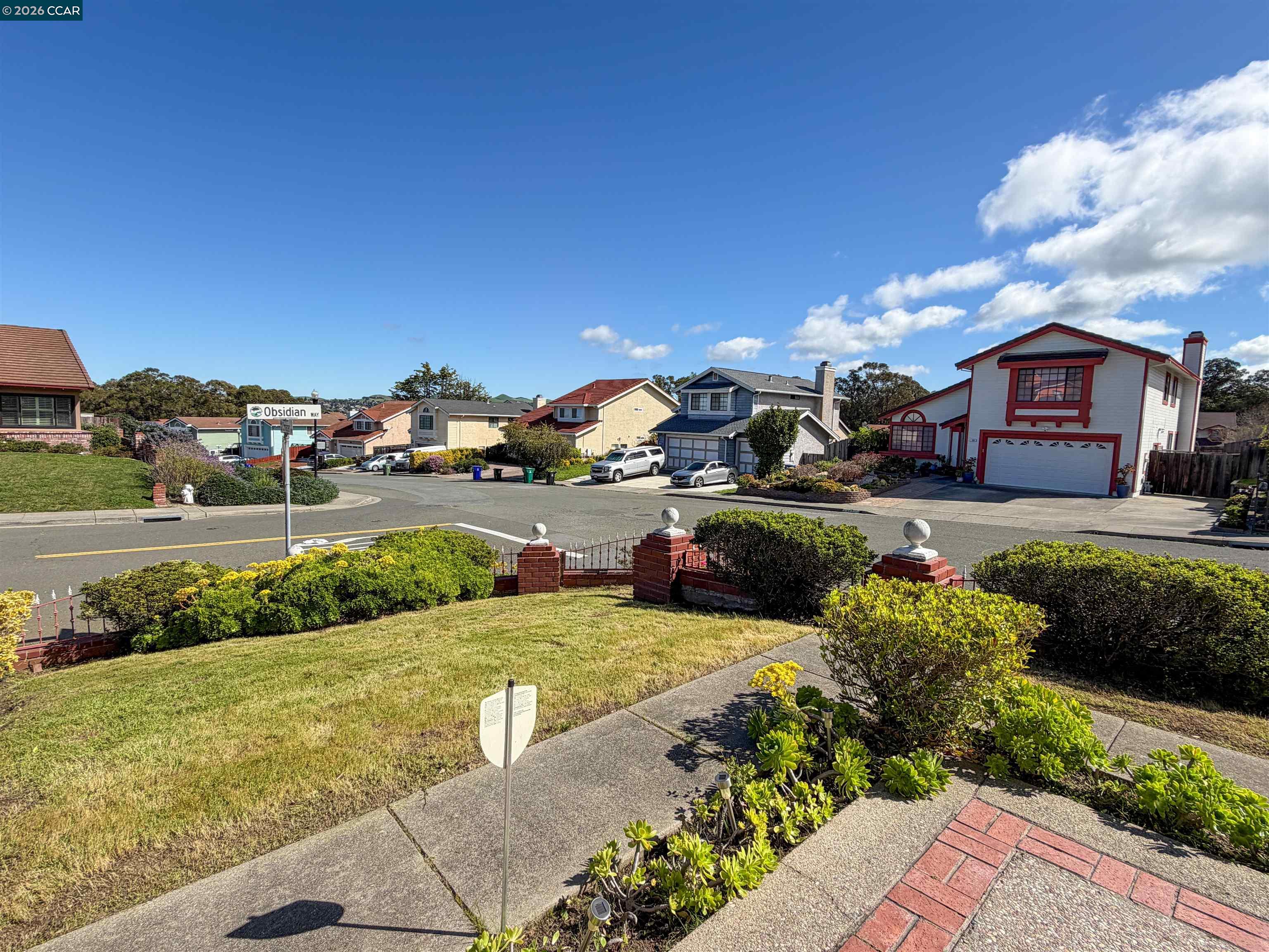 Detail Gallery Image 6 of 8 For 103 Obsidian Way, Hercules,  CA 94547 - 5 Beds | 3 Baths