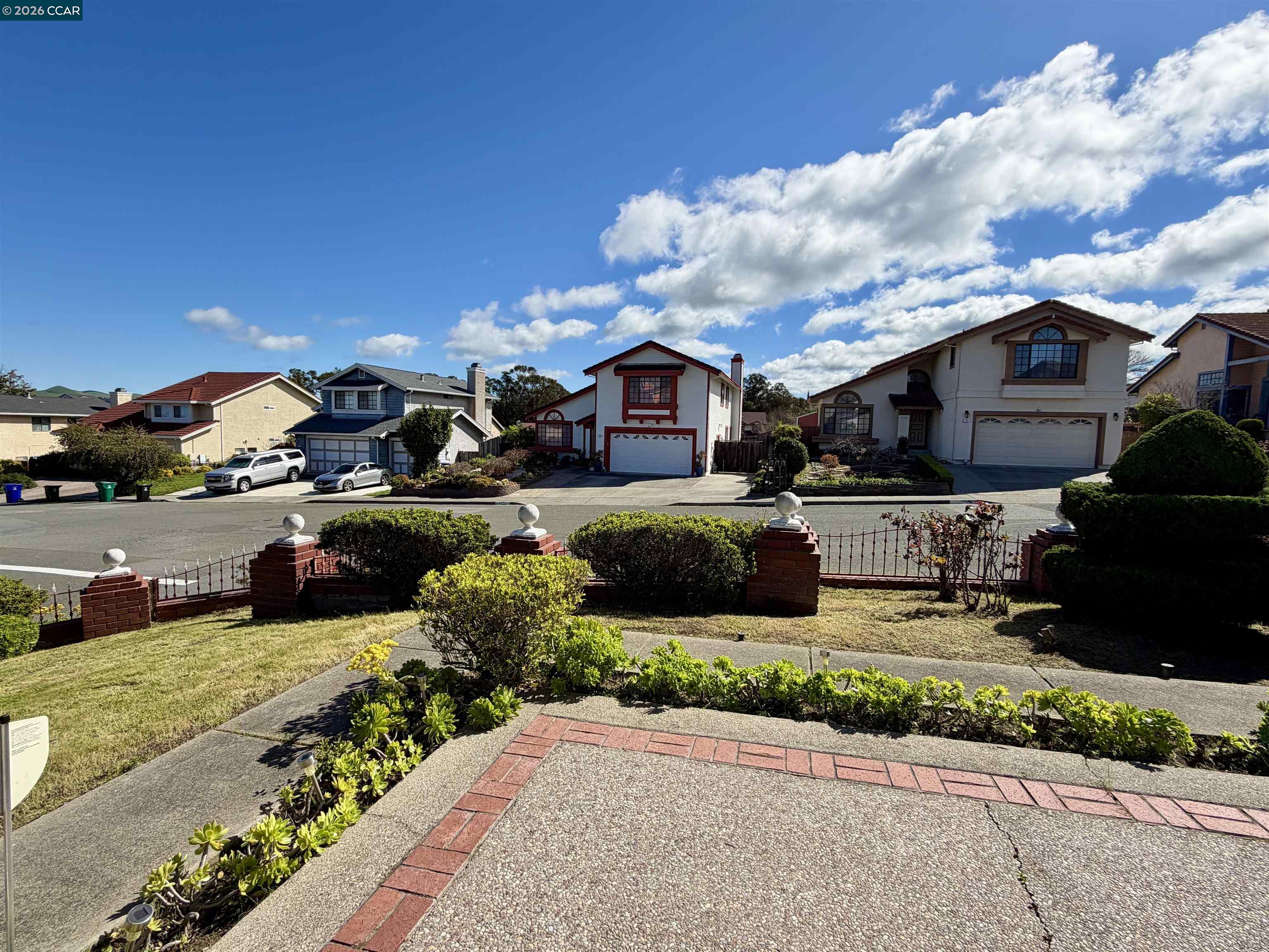 Detail Gallery Image 7 of 8 For 103 Obsidian Way, Hercules,  CA 94547 - 5 Beds | 3 Baths