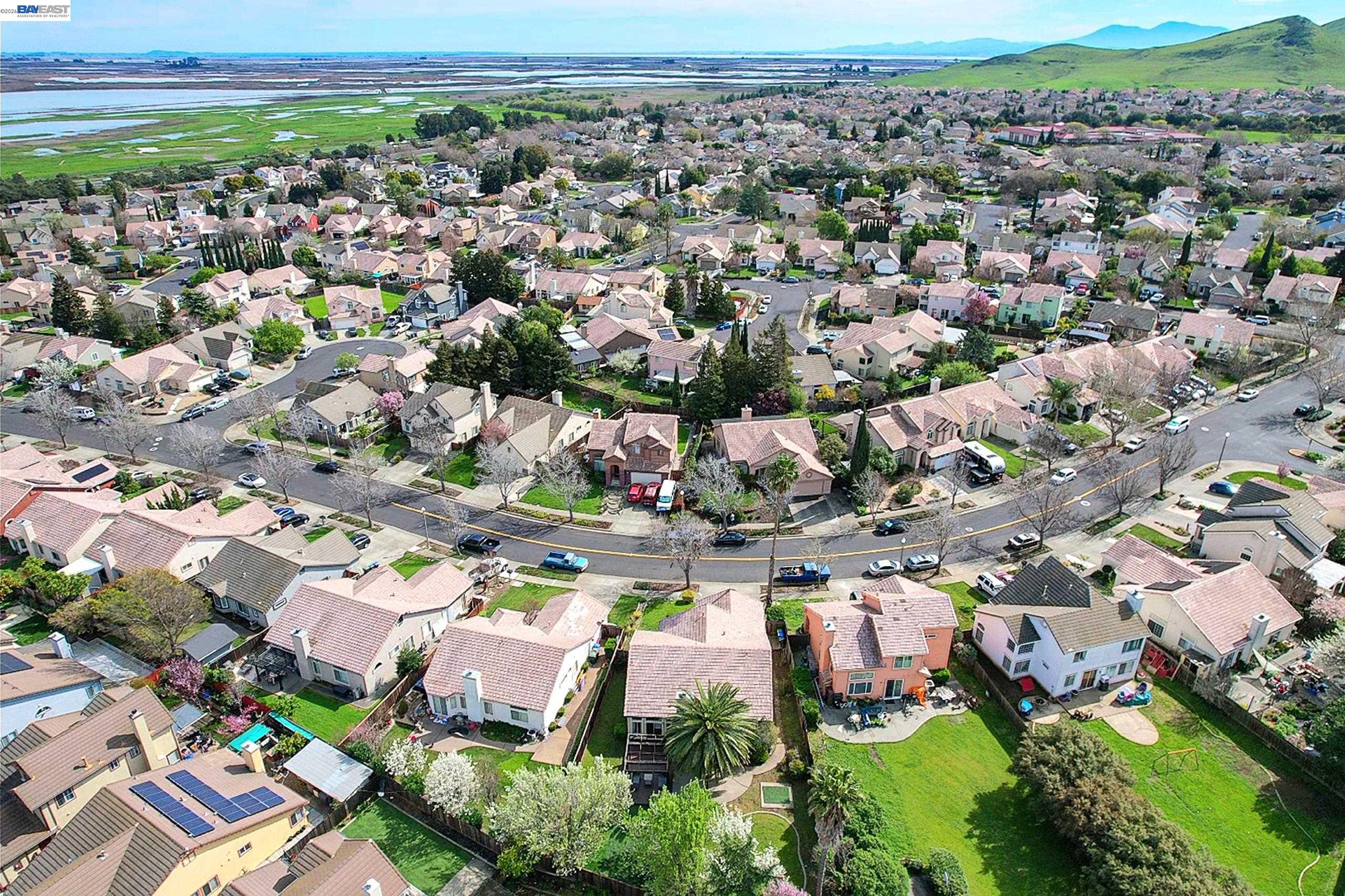 Detail Gallery Image 3 of 20 For 4764 Brookside Circle, Fairfield,  CA 94534 - 4 Beds | 2 Baths