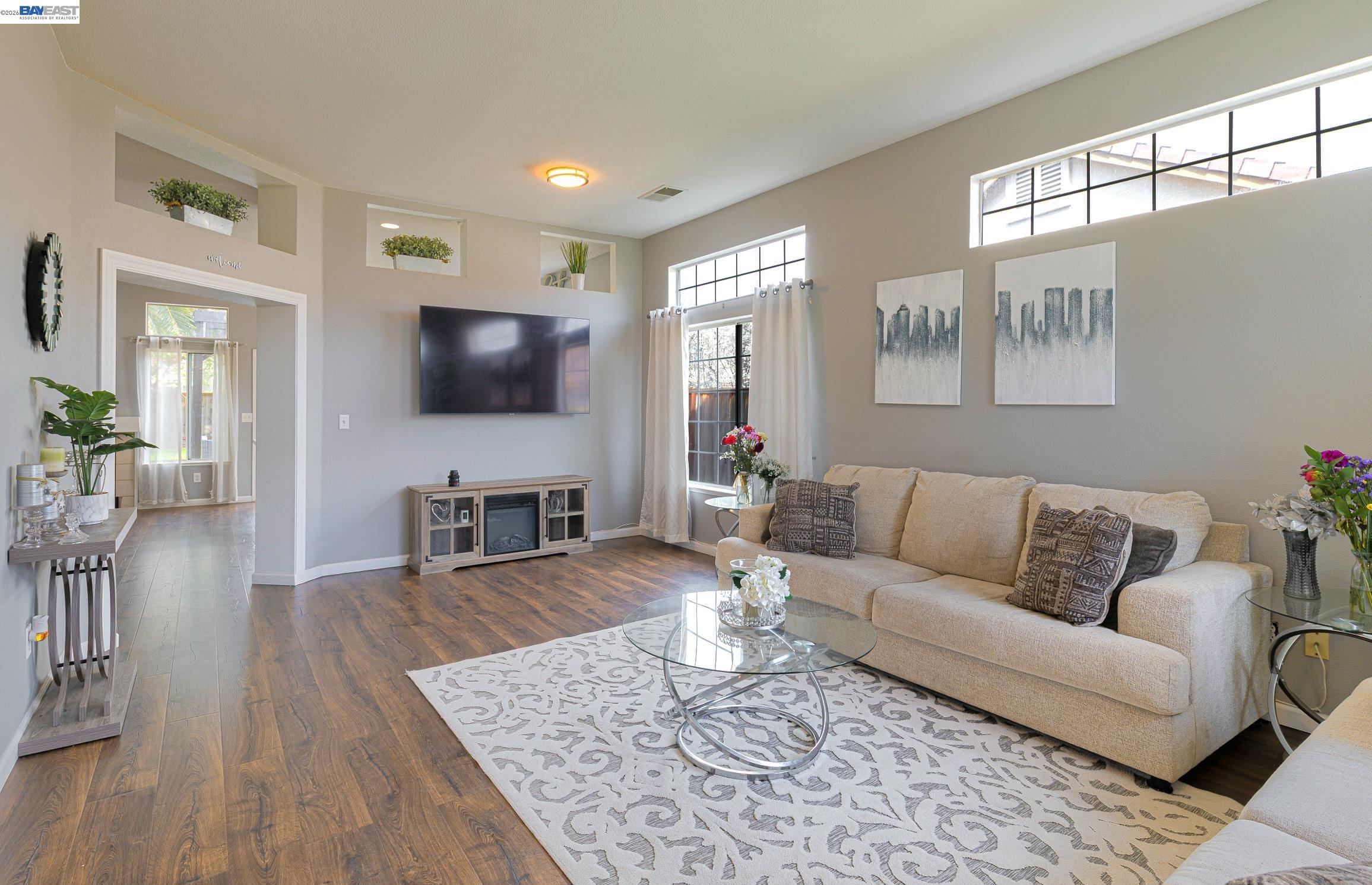 Detail Gallery Image 6 of 20 For 4764 Brookside Circle, Fairfield,  CA 94534 - 4 Beds | 2 Baths