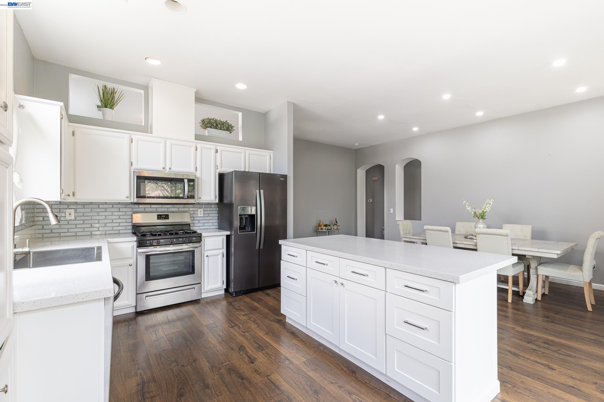 Detail Gallery Image 9 of 20 For 4764 Brookside Circle, Fairfield,  CA 94534 - 4 Beds | 2 Baths