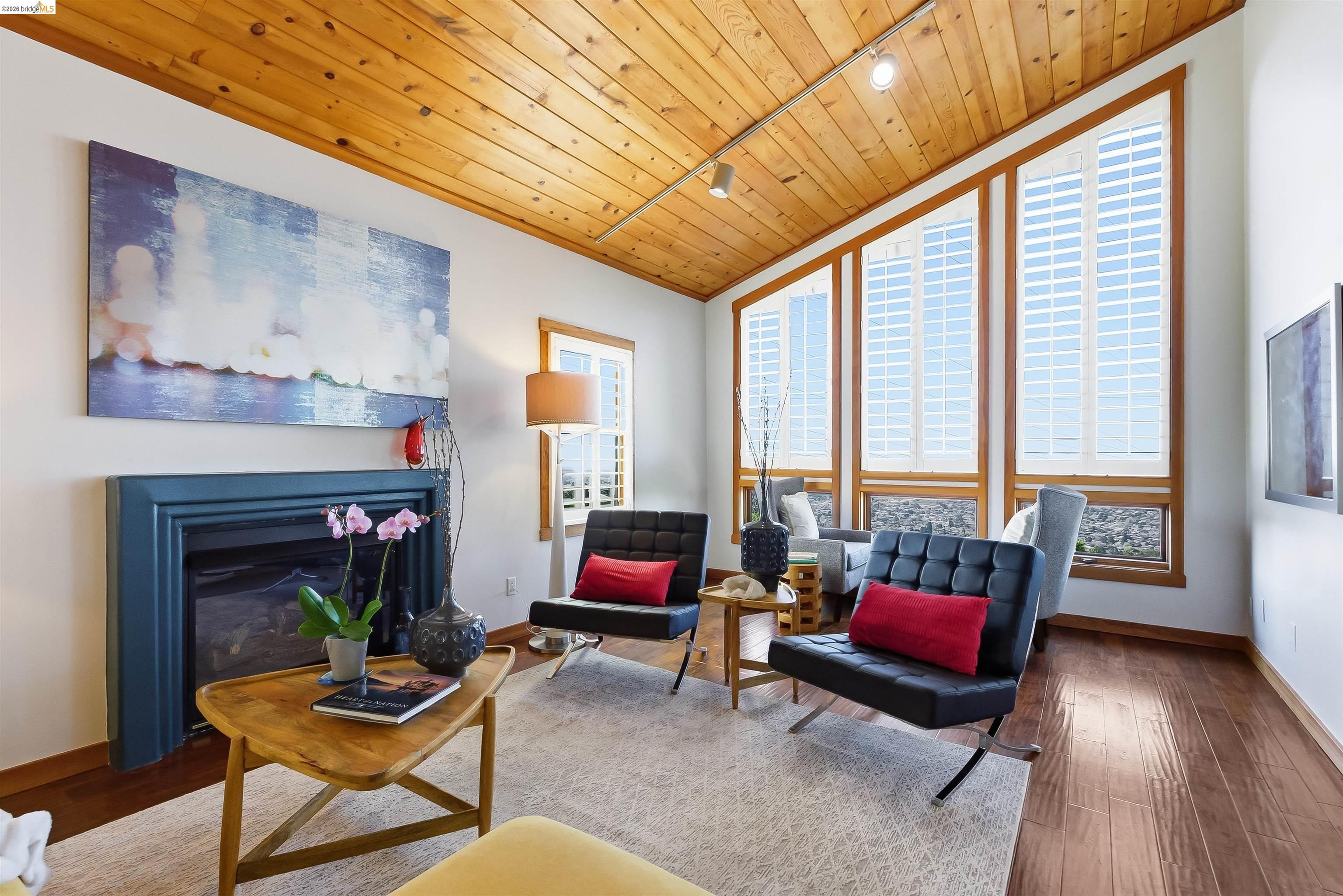 Detail Gallery Image 2 of 45 For 8440 Terrace Dr, El Cerrito,  CA 94530 - 3 Beds | 2/1 Baths