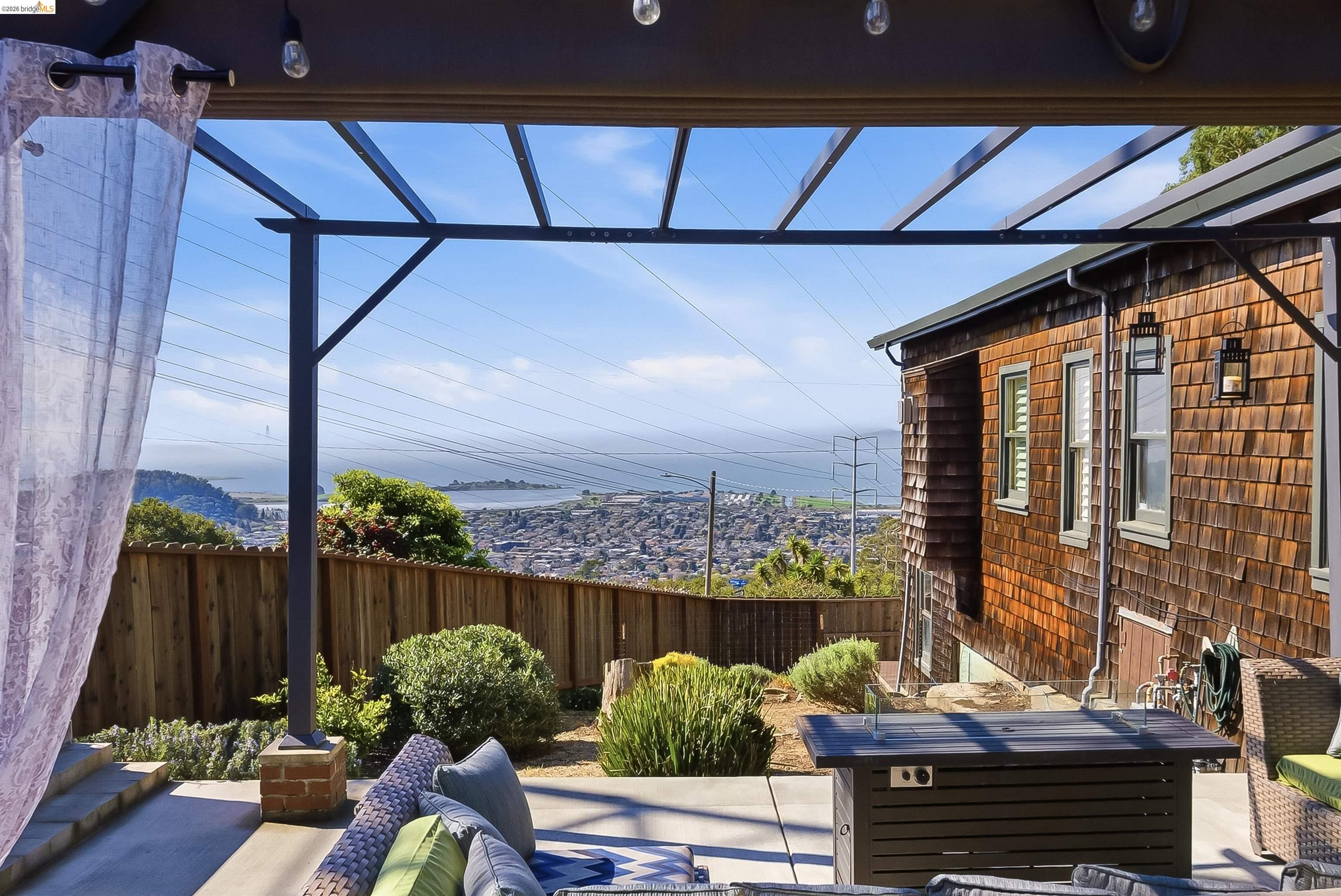 Detail Gallery Image 27 of 45 For 8440 Terrace Dr, El Cerrito,  CA 94530 - 3 Beds | 2/1 Baths