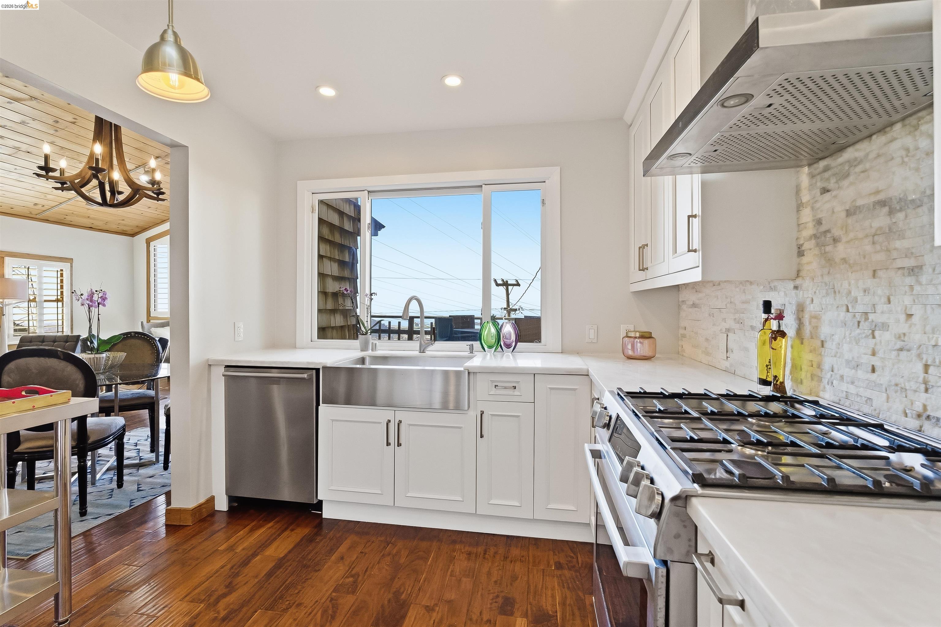 Detail Gallery Image 4 of 45 For 8440 Terrace Dr, El Cerrito,  CA 94530 - 3 Beds | 2/1 Baths