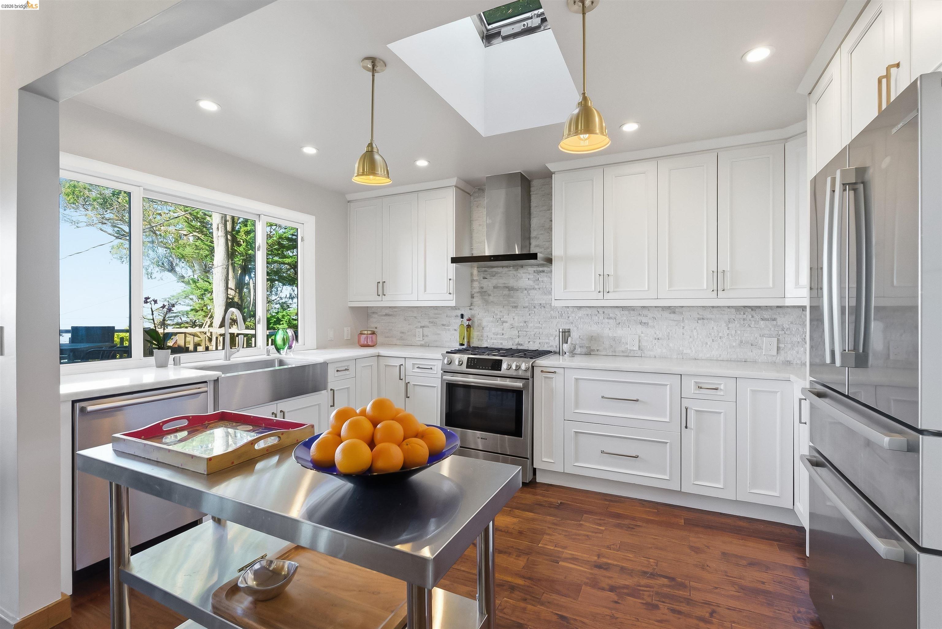 Detail Gallery Image 8 of 45 For 8440 Terrace Dr, El Cerrito,  CA 94530 - 3 Beds | 2/1 Baths