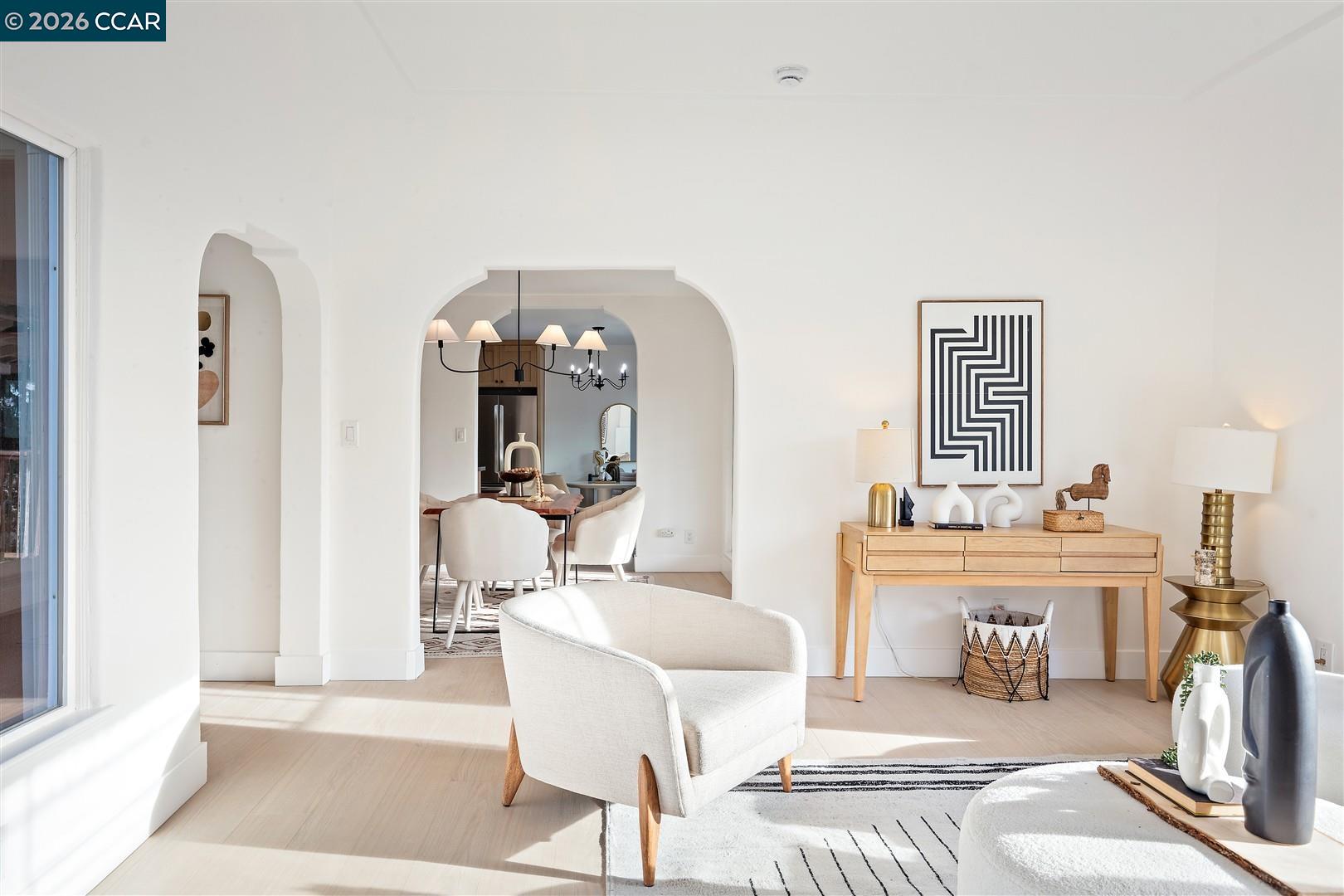 Detail Gallery Image 11 of 60 For 6055 Majestic Ave, Oakland,  CA 94605 - 5 Beds | 3 Baths