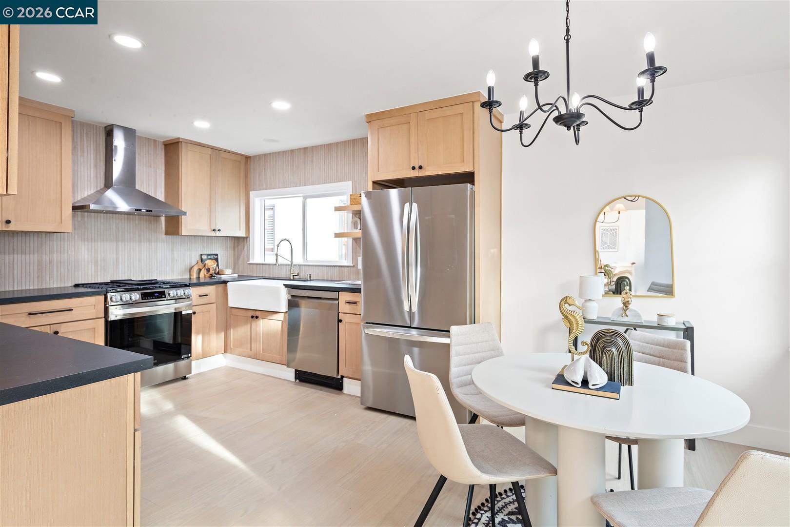 Detail Gallery Image 19 of 60 For 6055 Majestic Ave, Oakland,  CA 94605 - 5 Beds | 3 Baths