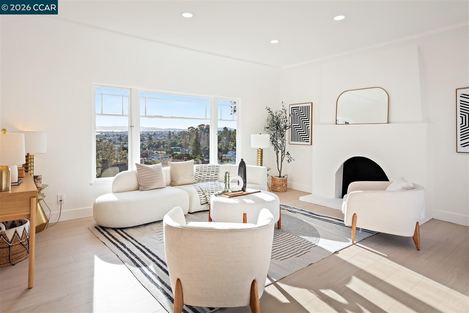 Detail Gallery Image 7 of 60 For 6055 Majestic Ave, Oakland,  CA 94605 - 5 Beds | 3 Baths