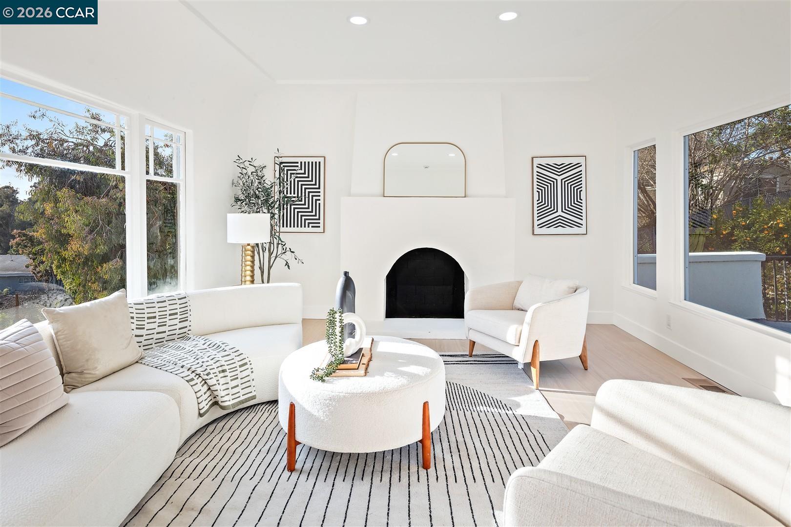 Detail Gallery Image 10 of 60 For 6055 Majestic Ave, Oakland,  CA 94605 - 5 Beds | 3 Baths