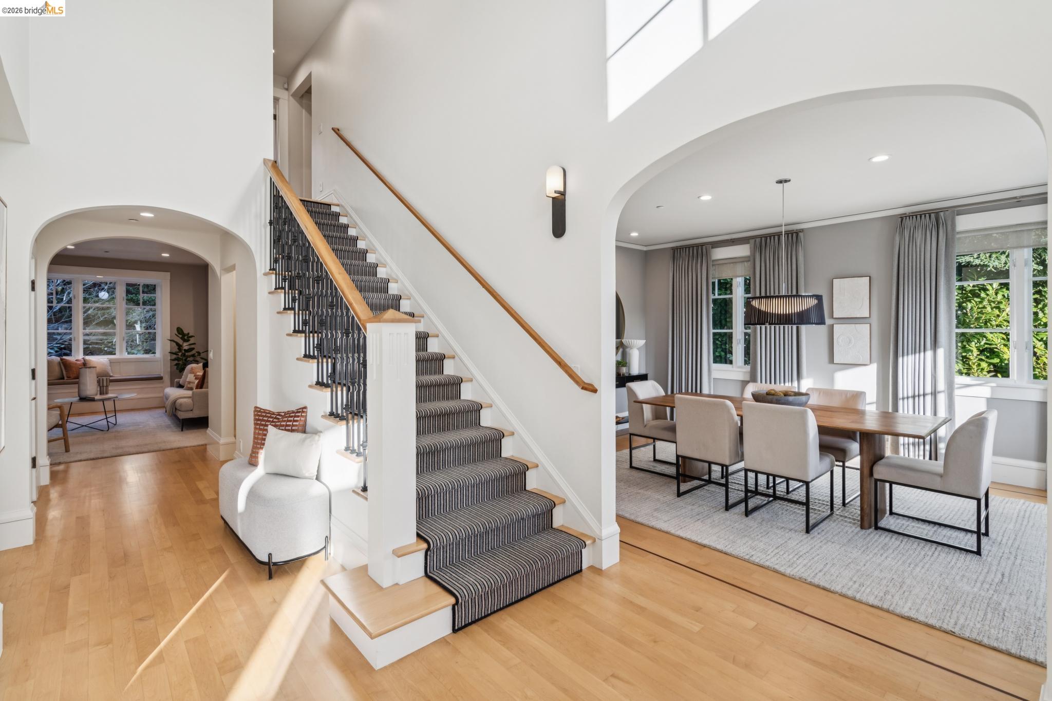 Detail Gallery Image 12 of 60 For 5416 Golden Gate Ave, Oakland,  CA 94618 - 4 Beds | 3/1 Baths