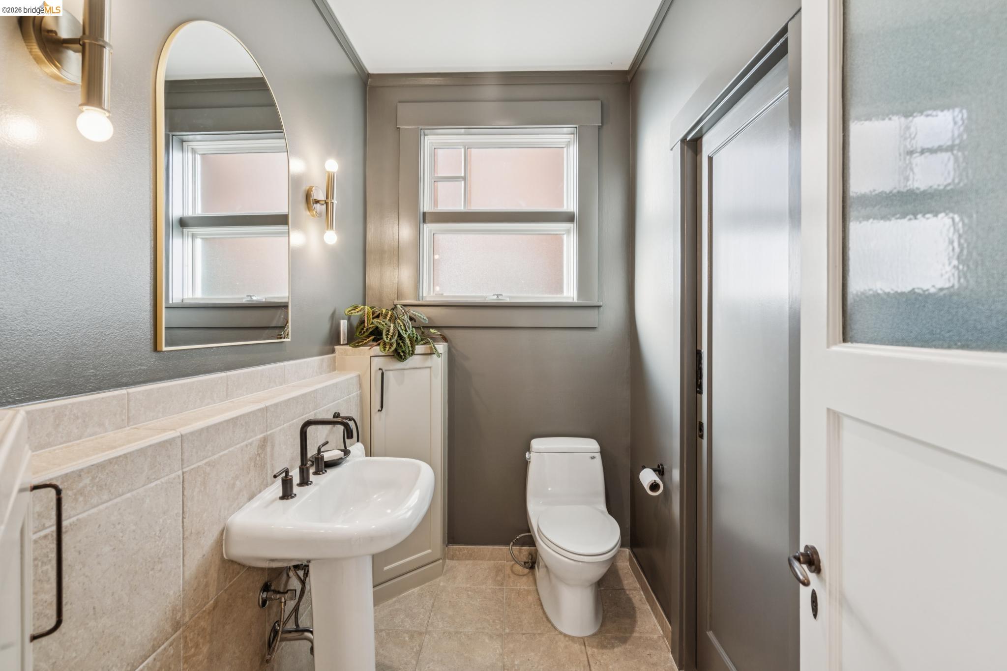 Detail Gallery Image 13 of 60 For 5416 Golden Gate Ave, Oakland,  CA 94618 - 4 Beds | 3/1 Baths