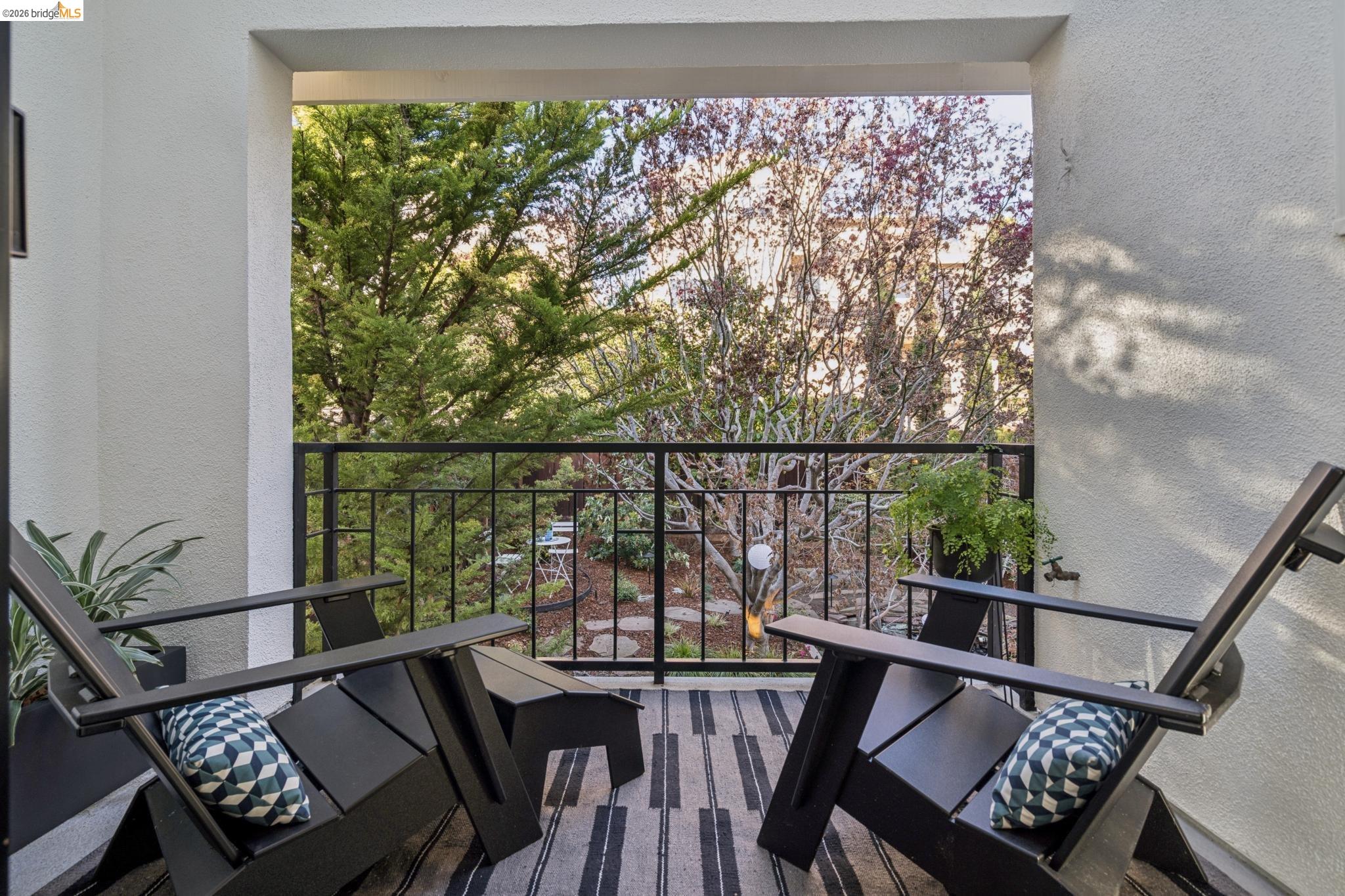 Detail Gallery Image 40 of 60 For 5416 Golden Gate Ave, Oakland,  CA 94618 - 4 Beds | 3/1 Baths