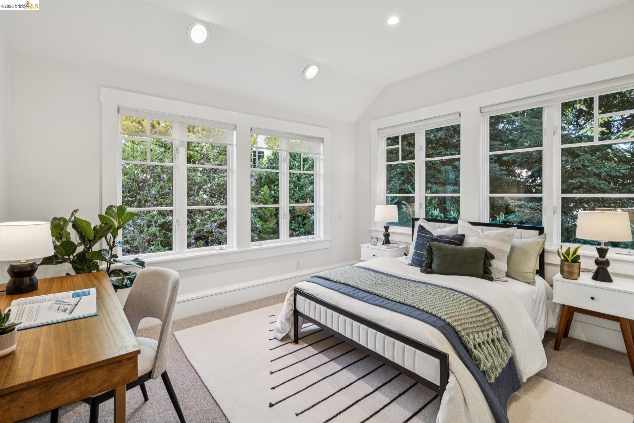 Detail Gallery Image 45 of 60 For 5416 Golden Gate Ave, Oakland,  CA 94618 - 4 Beds | 3/1 Baths