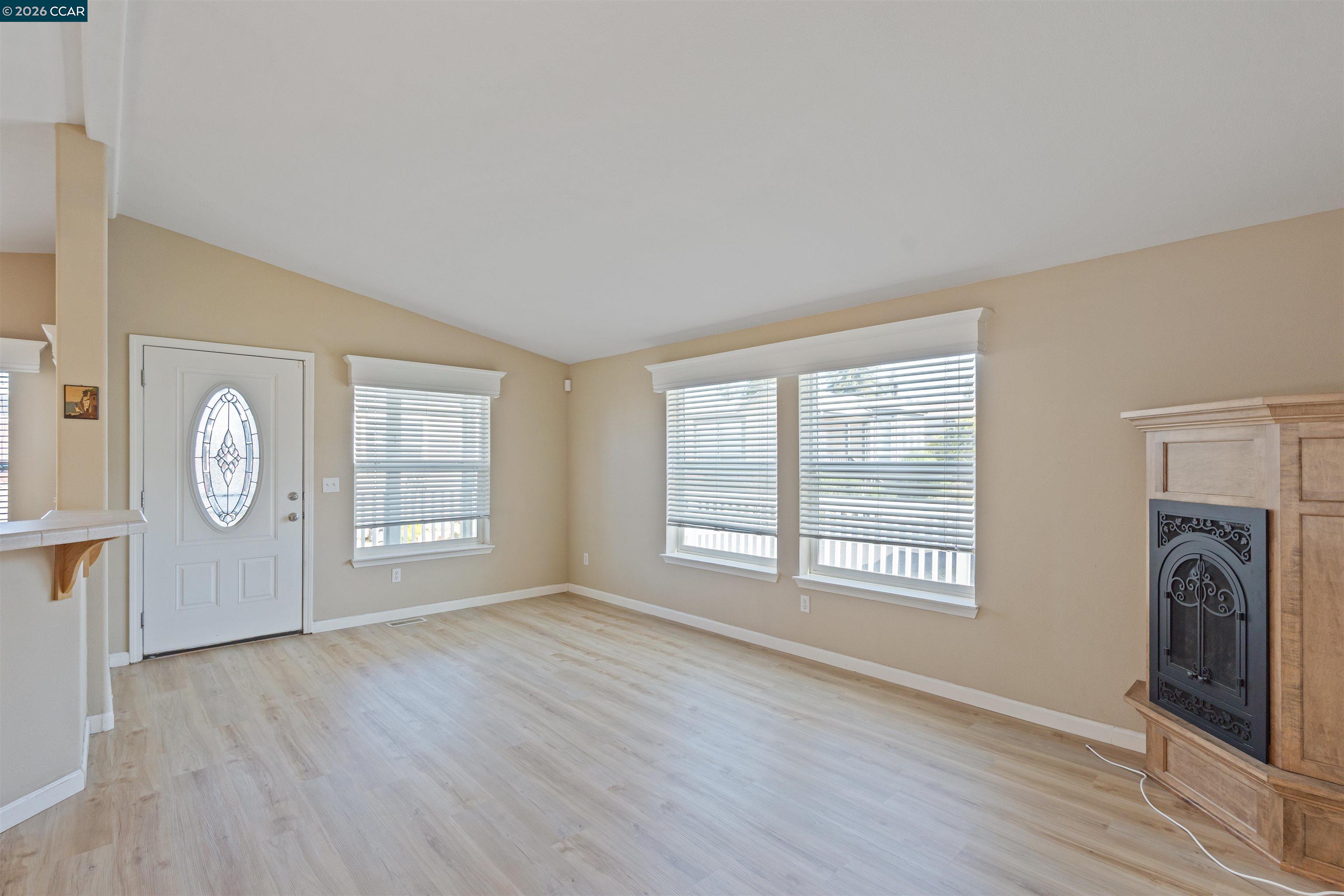 Detail Gallery Image 6 of 31 For 3263 Vineyard Ave. #113,  Pleasanton,  CA 94566 - 3 Beds | 2 Baths