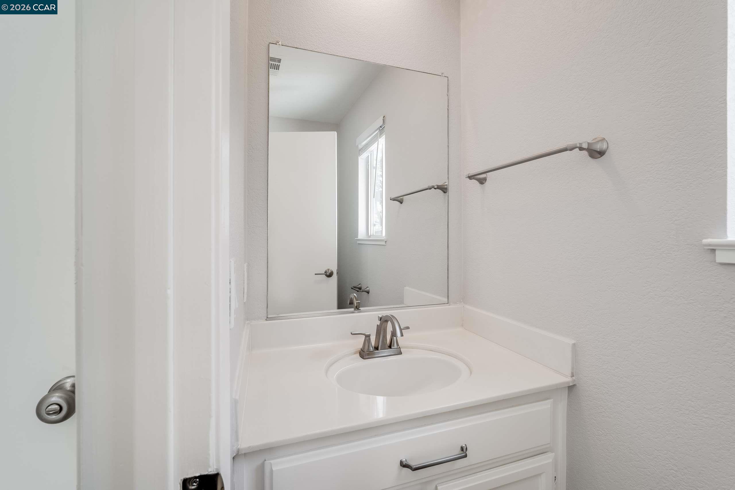 Detail Gallery Image 18 of 34 For 4750 Sterling Hill Dr, Antioch,  CA 94531 - 3 Beds | 2/1 Baths