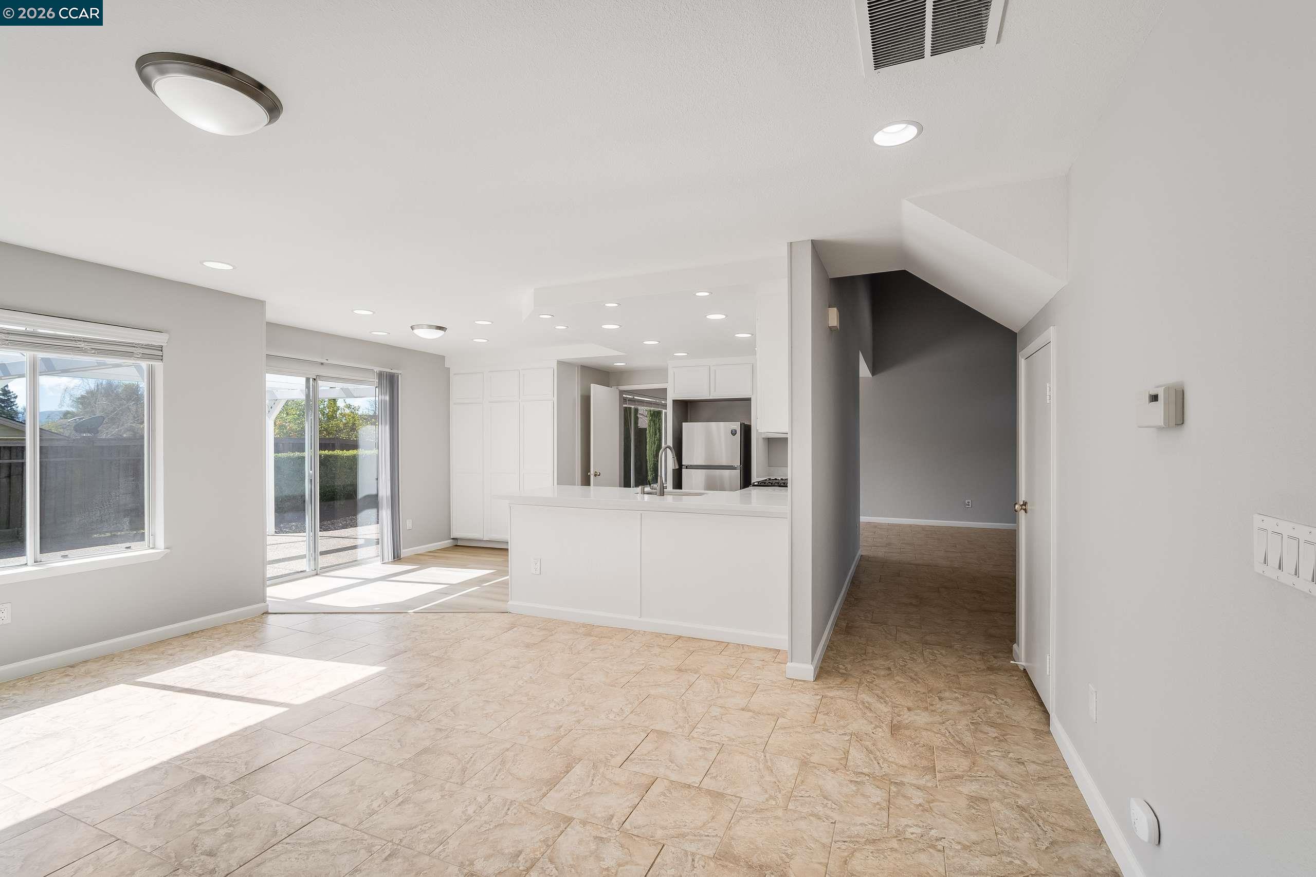 Detail Gallery Image 10 of 34 For 4750 Sterling Hill Dr, Antioch,  CA 94531 - 3 Beds | 2/1 Baths