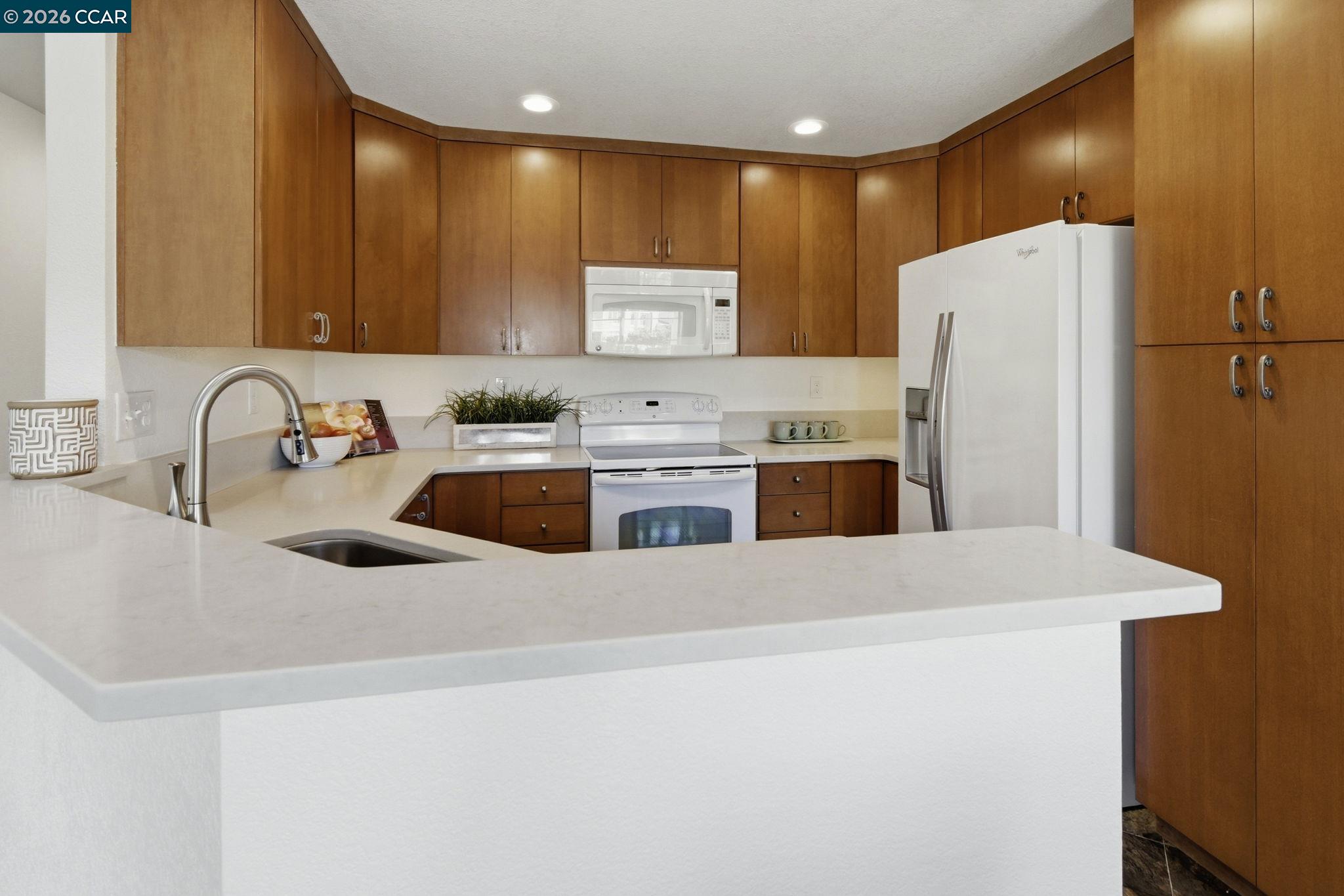 Detail Gallery Image 9 of 34 For 211 Salt Point Ct #8,  Vallejo,  CA 94591 - 2 Beds | 1 Baths