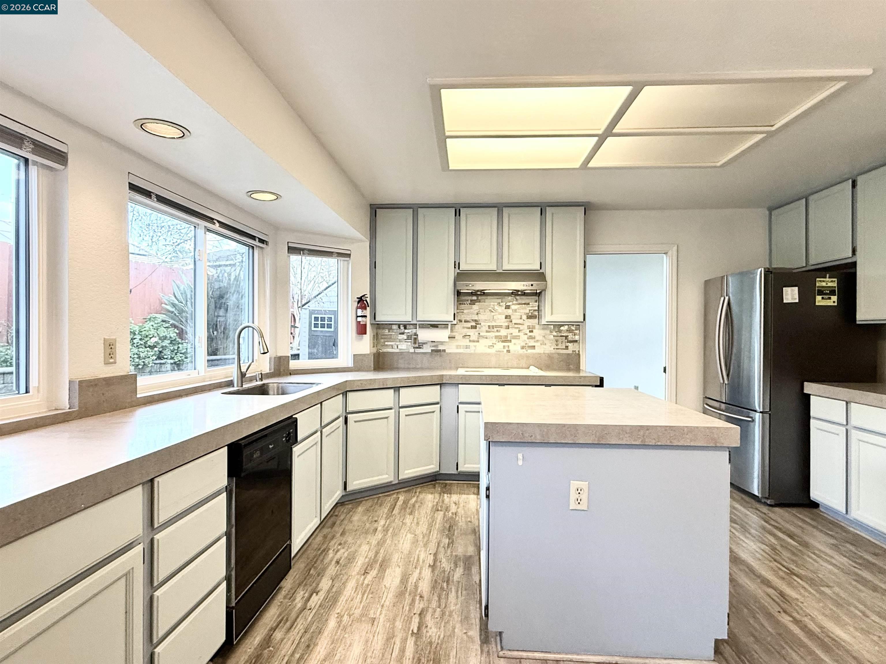 Detail Gallery Image 12 of 40 For 2504 Brocket Court, Antioch,  CA 94531 - 5 Beds | 3 Baths