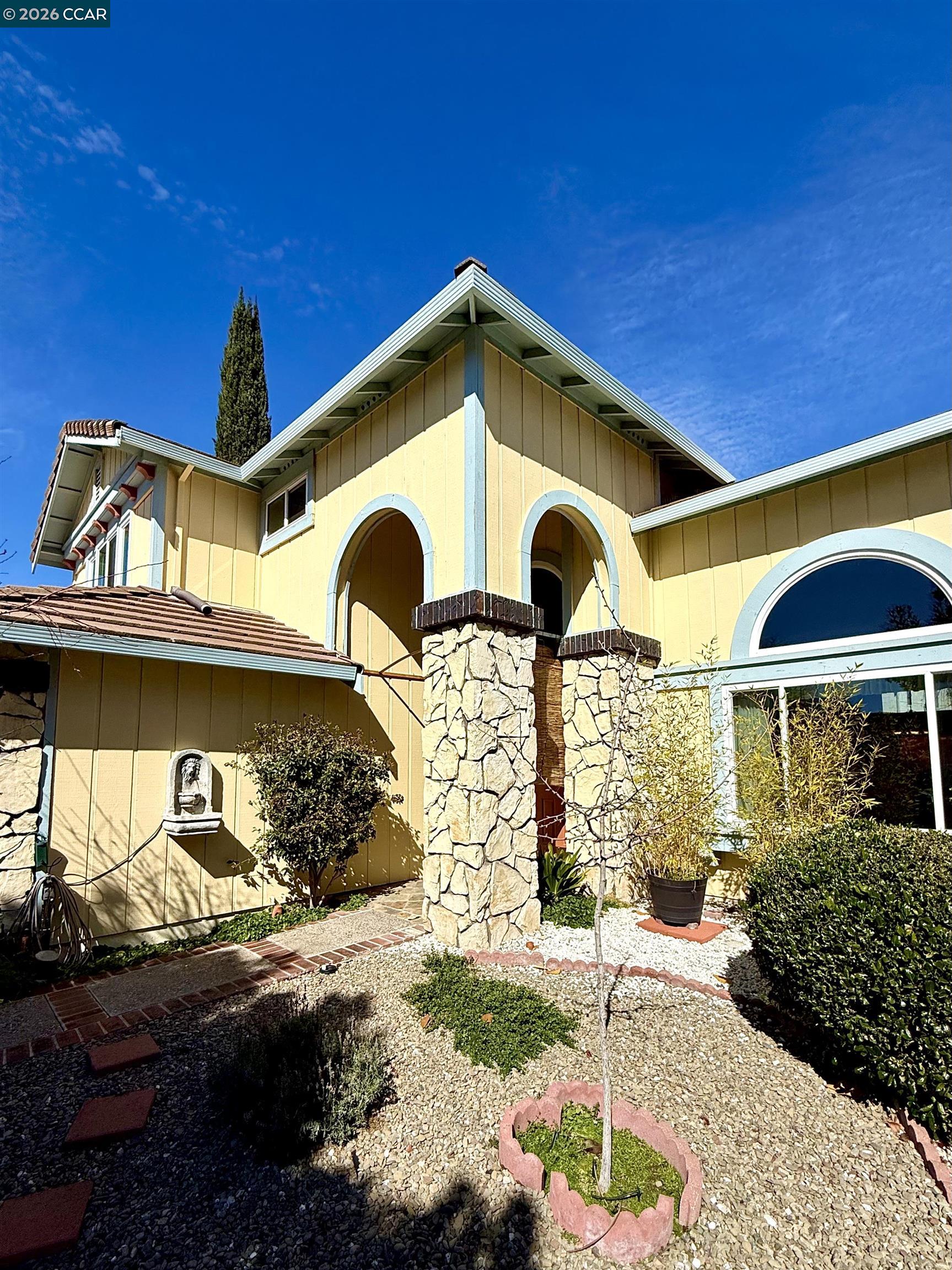 Detail Gallery Image 3 of 40 For 2504 Brocket Court, Antioch,  CA 94531 - 5 Beds | 3 Baths