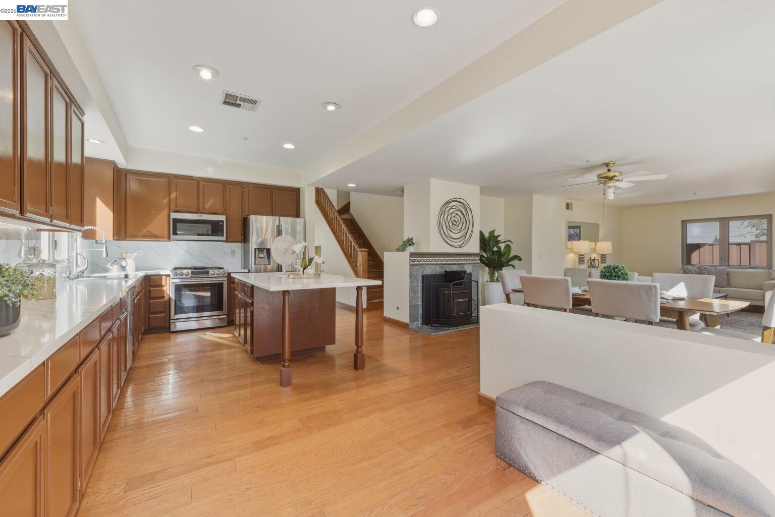 Detail Gallery Image 11 of 50 For 1433 Jayhawk Ln, Livermore,  CA 94551 - 4 Beds | 2/1 Baths