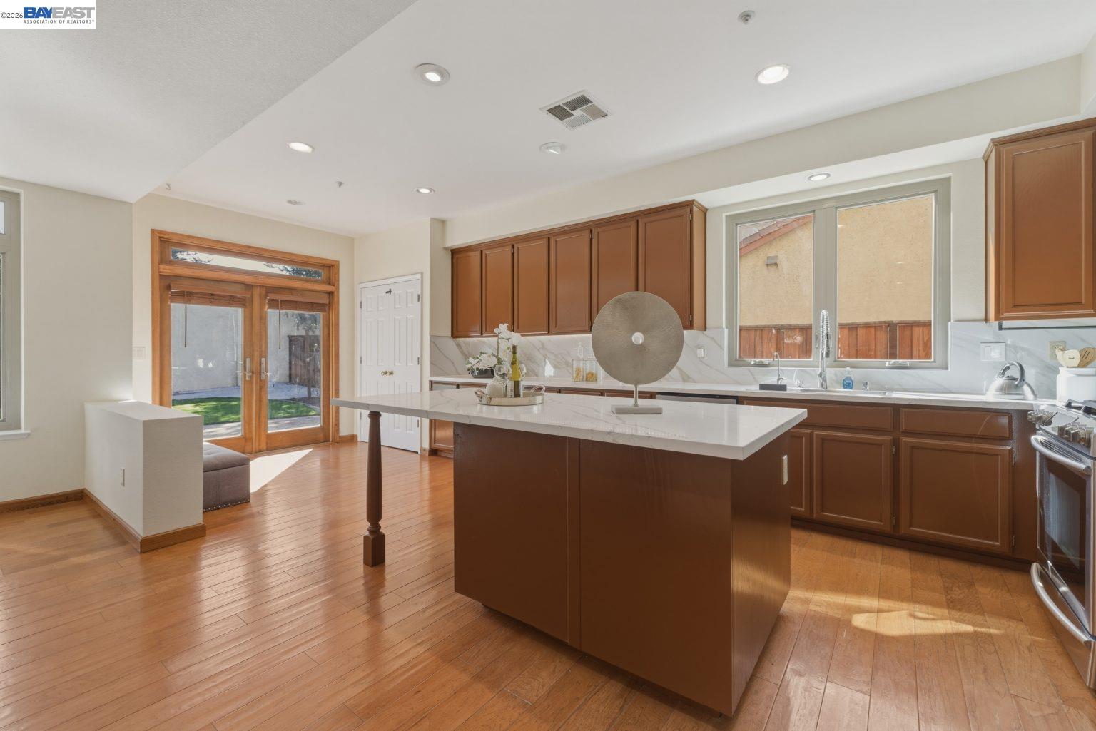 Detail Gallery Image 12 of 50 For 1433 Jayhawk Ln, Livermore,  CA 94551 - 4 Beds | 2/1 Baths