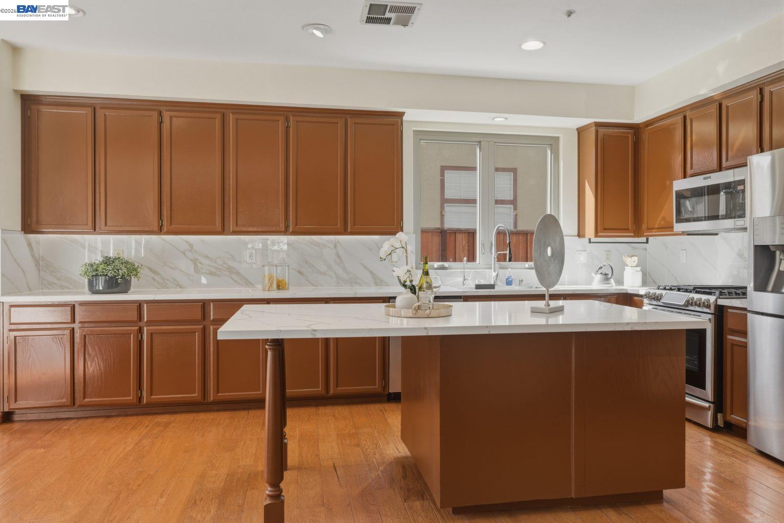 Detail Gallery Image 14 of 50 For 1433 Jayhawk Ln, Livermore,  CA 94551 - 4 Beds | 2/1 Baths