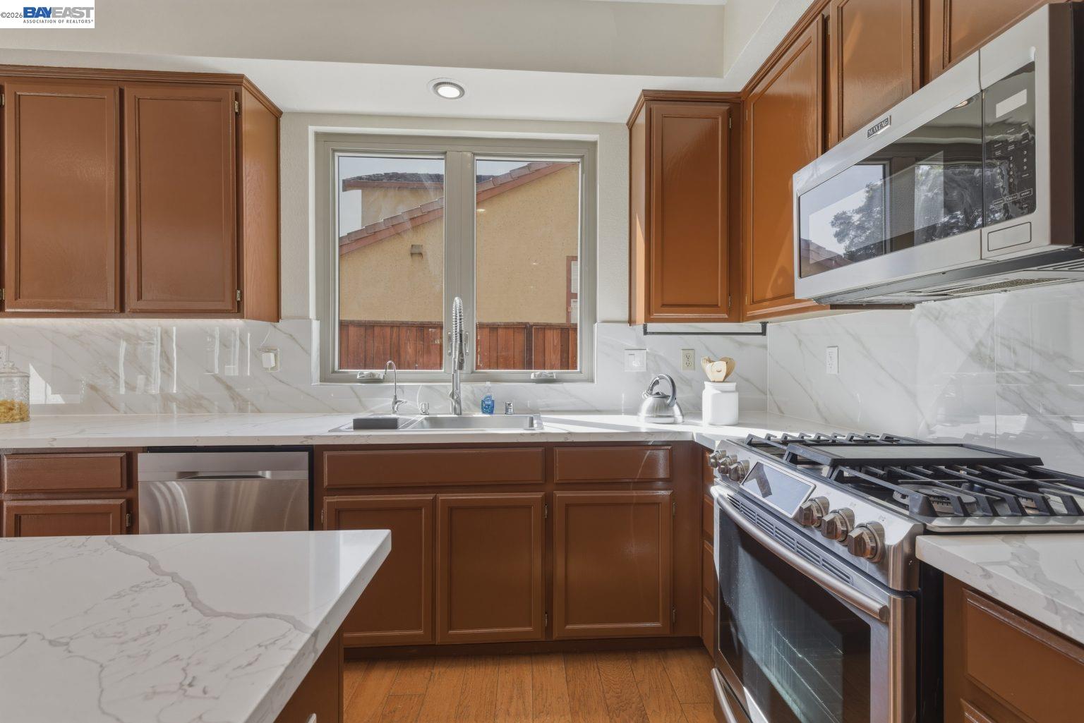 Detail Gallery Image 15 of 50 For 1433 Jayhawk Ln, Livermore,  CA 94551 - 4 Beds | 2/1 Baths