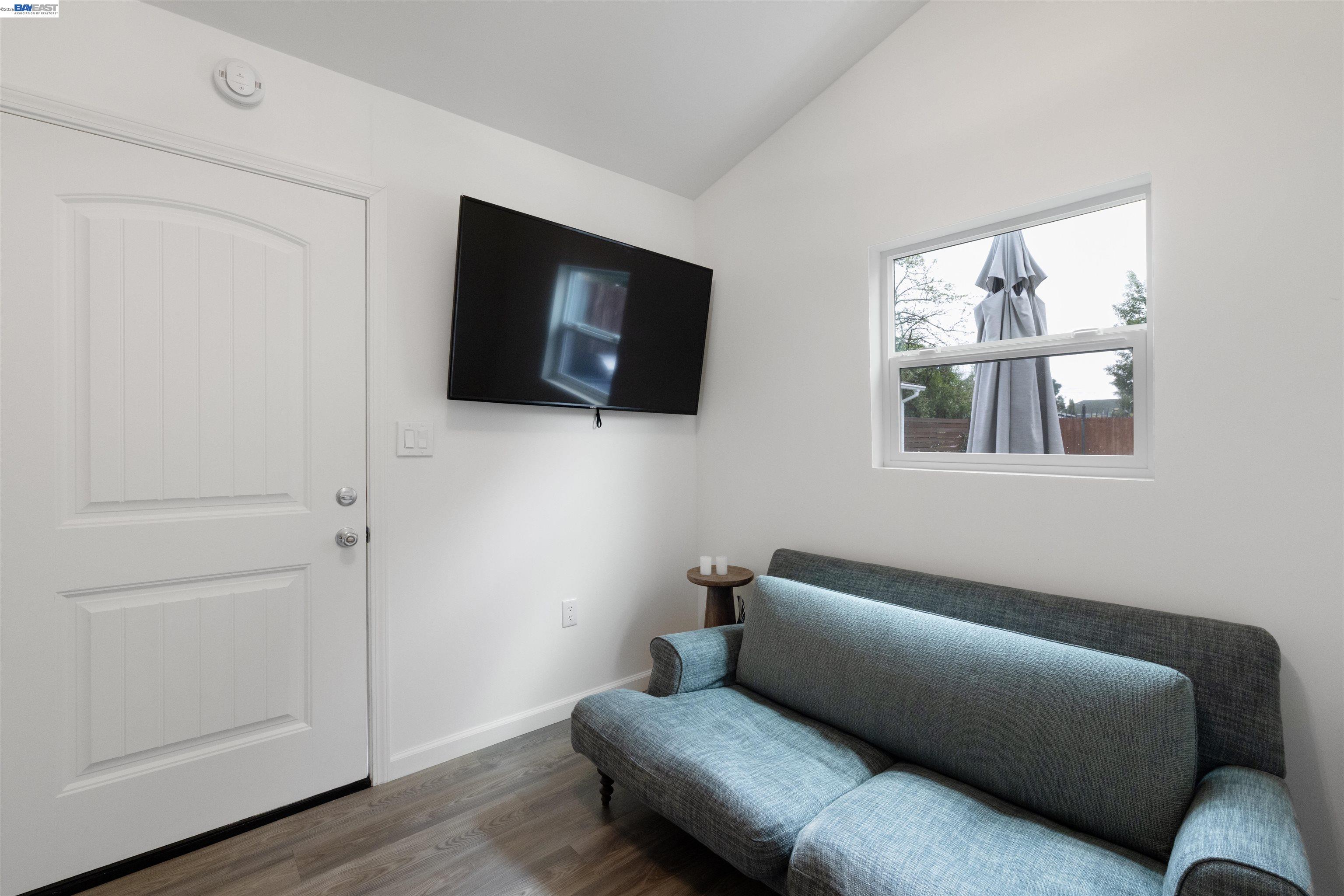 Detail Gallery Image 18 of 29 For 1924 84th Ave, Oakland,  CA 94621 - 2 Beds | 1 Baths