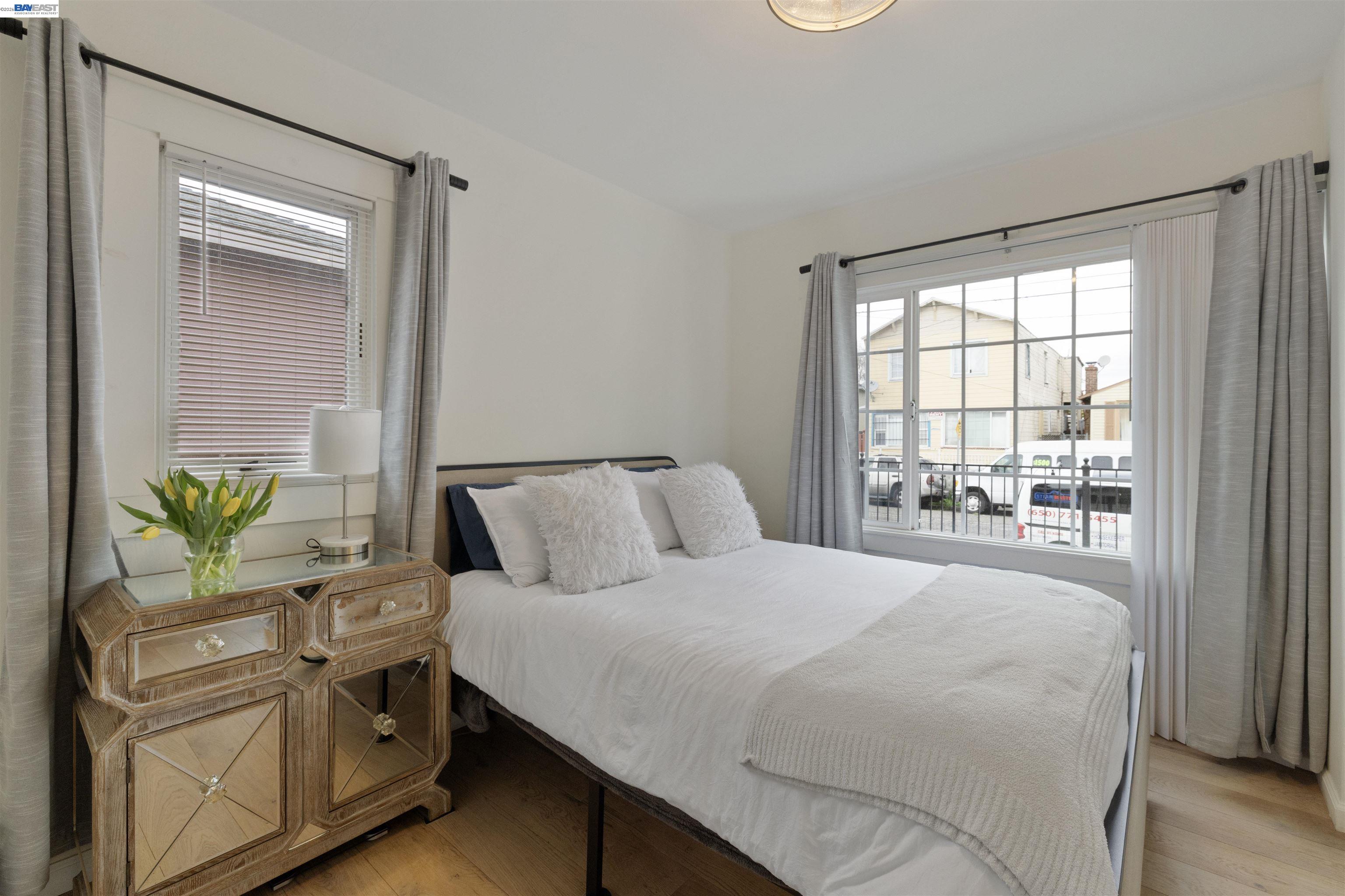 Detail Gallery Image 8 of 29 For 1924 84th Ave, Oakland,  CA 94621 - 2 Beds | 1 Baths