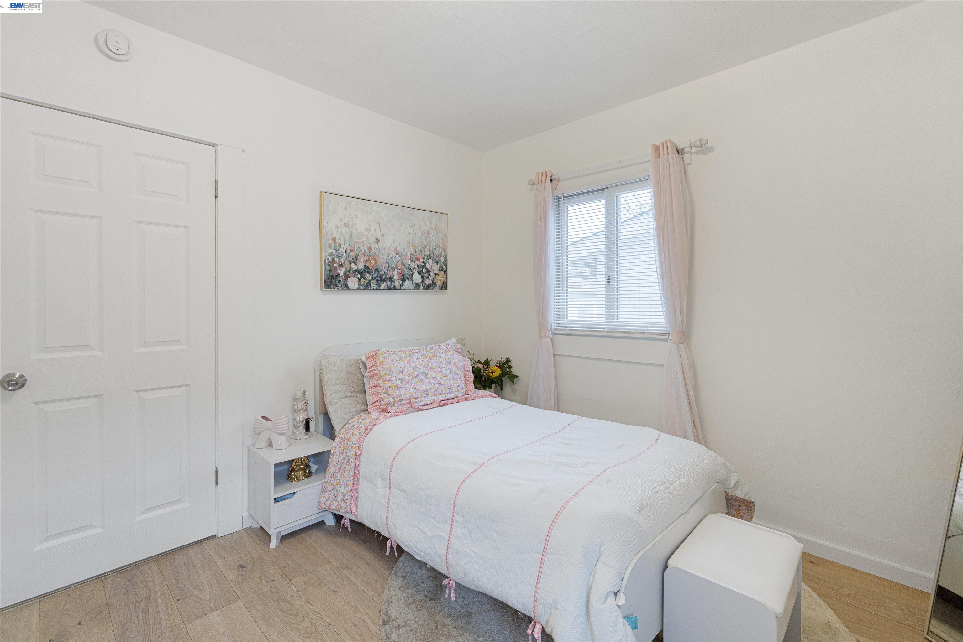 Detail Gallery Image 9 of 29 For 1924 84th Ave, Oakland,  CA 94621 - 2 Beds | 1 Baths