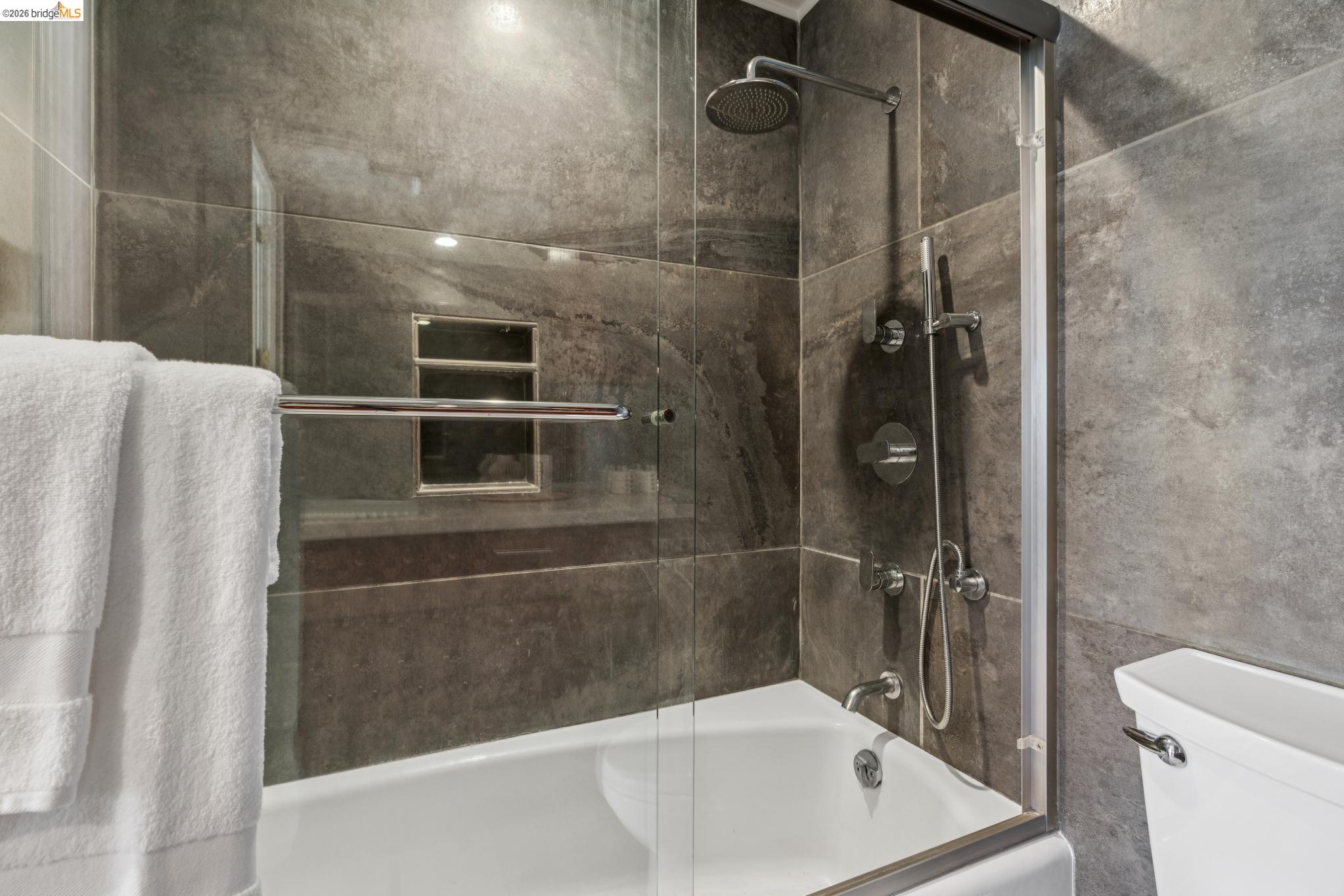 Photo #28: 41125853 Listing: Photo #28