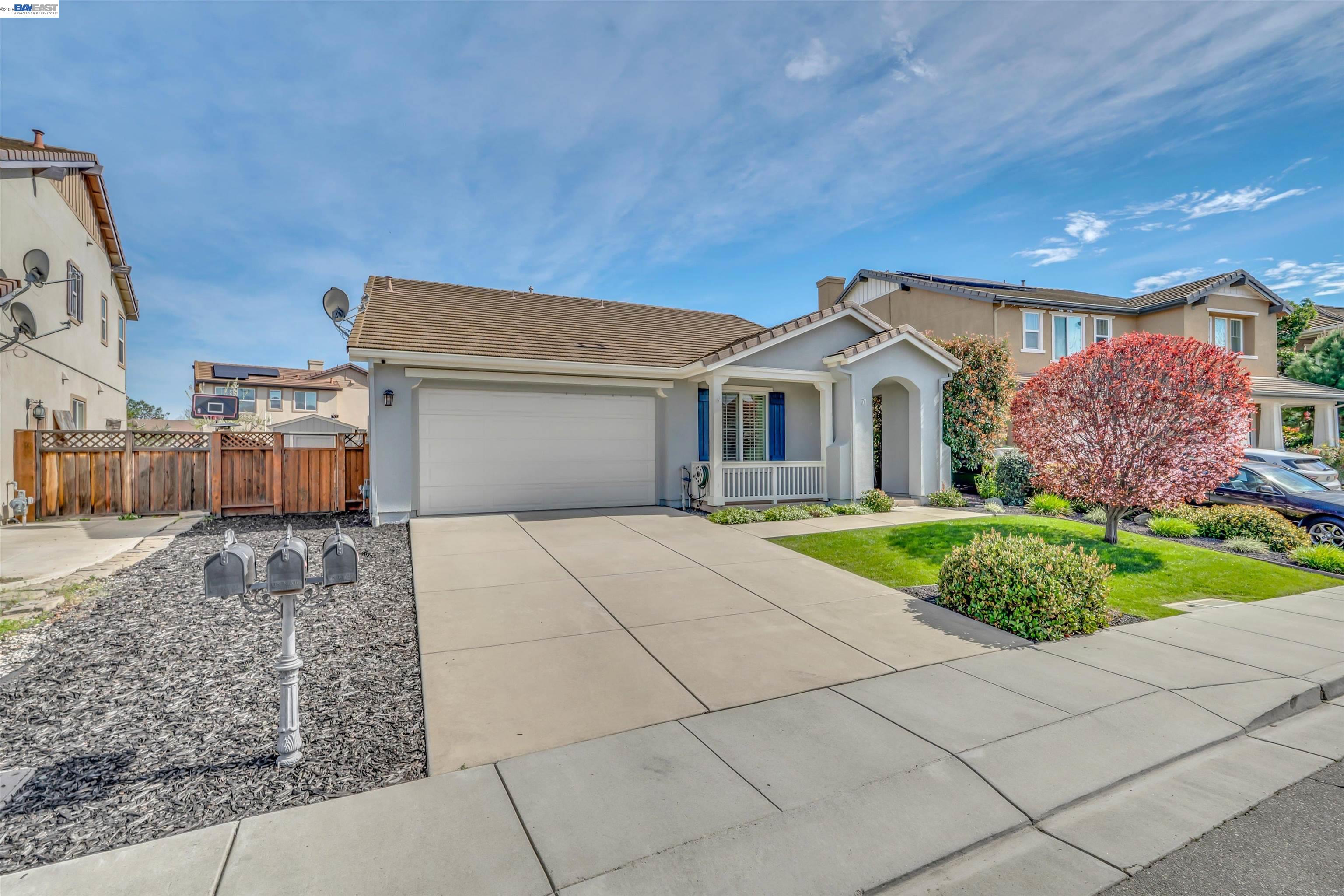 Detail Gallery Image 4 of 46 For 71 Safflower Ct, Oakley,  CA 94561 - 4 Beds | 2 Baths