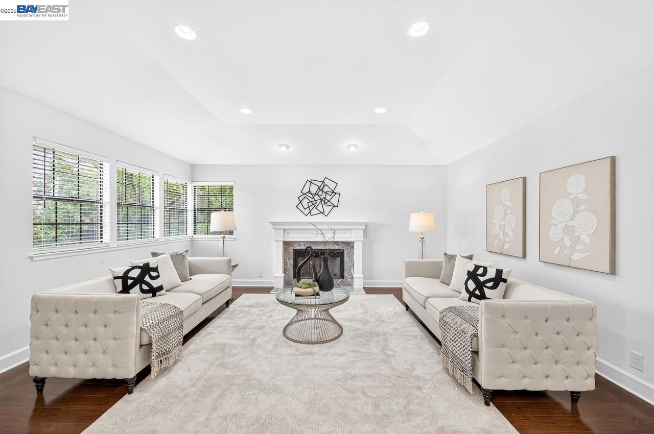 Detail Gallery Image 6 of 53 For 2737 Harland Ct, Walnut Creek,  CA 94598 - 5 Beds | 3/1 Baths