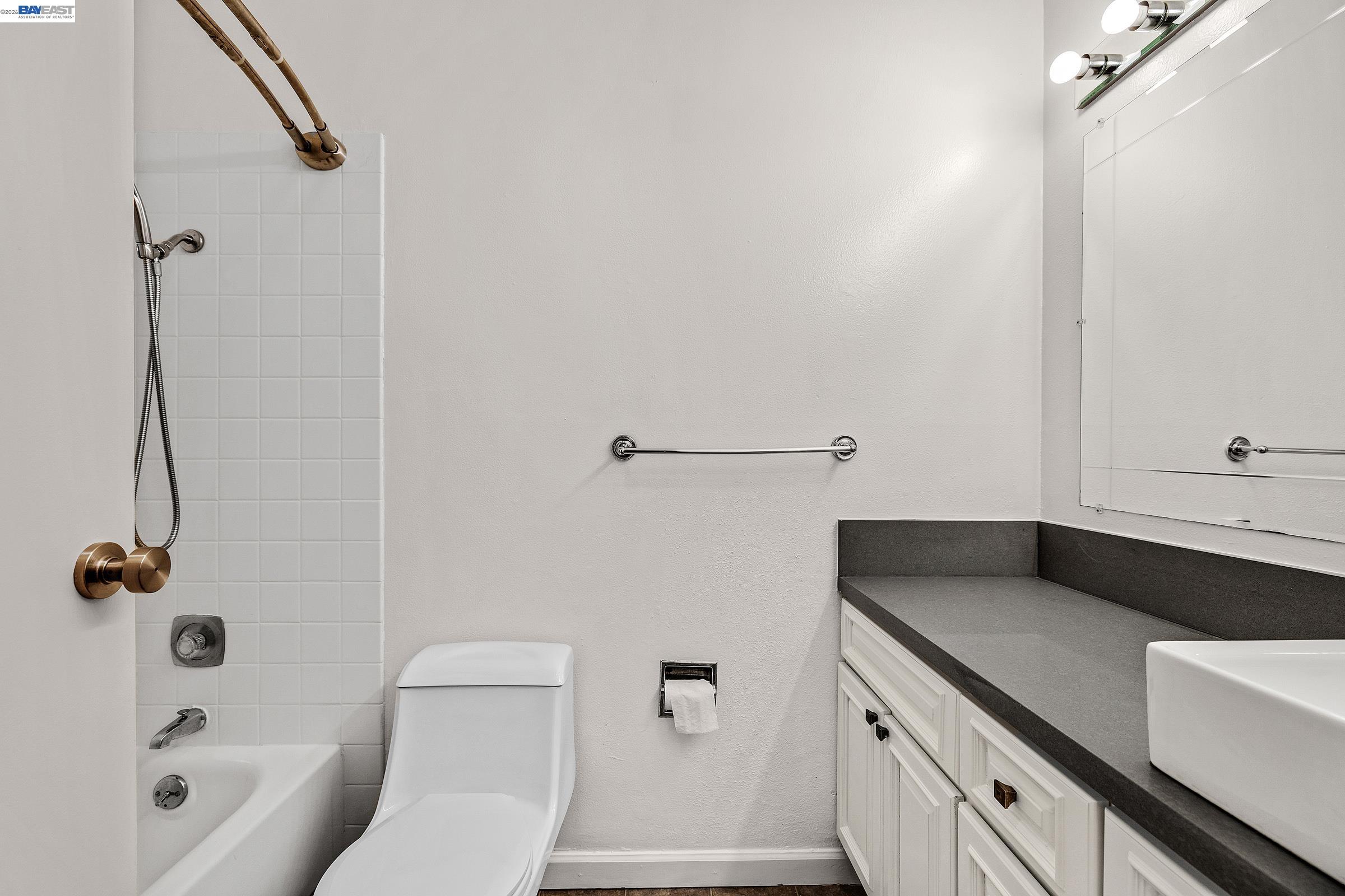 771 Kingston Ave UNIT 104, Oakland, CA, 94611