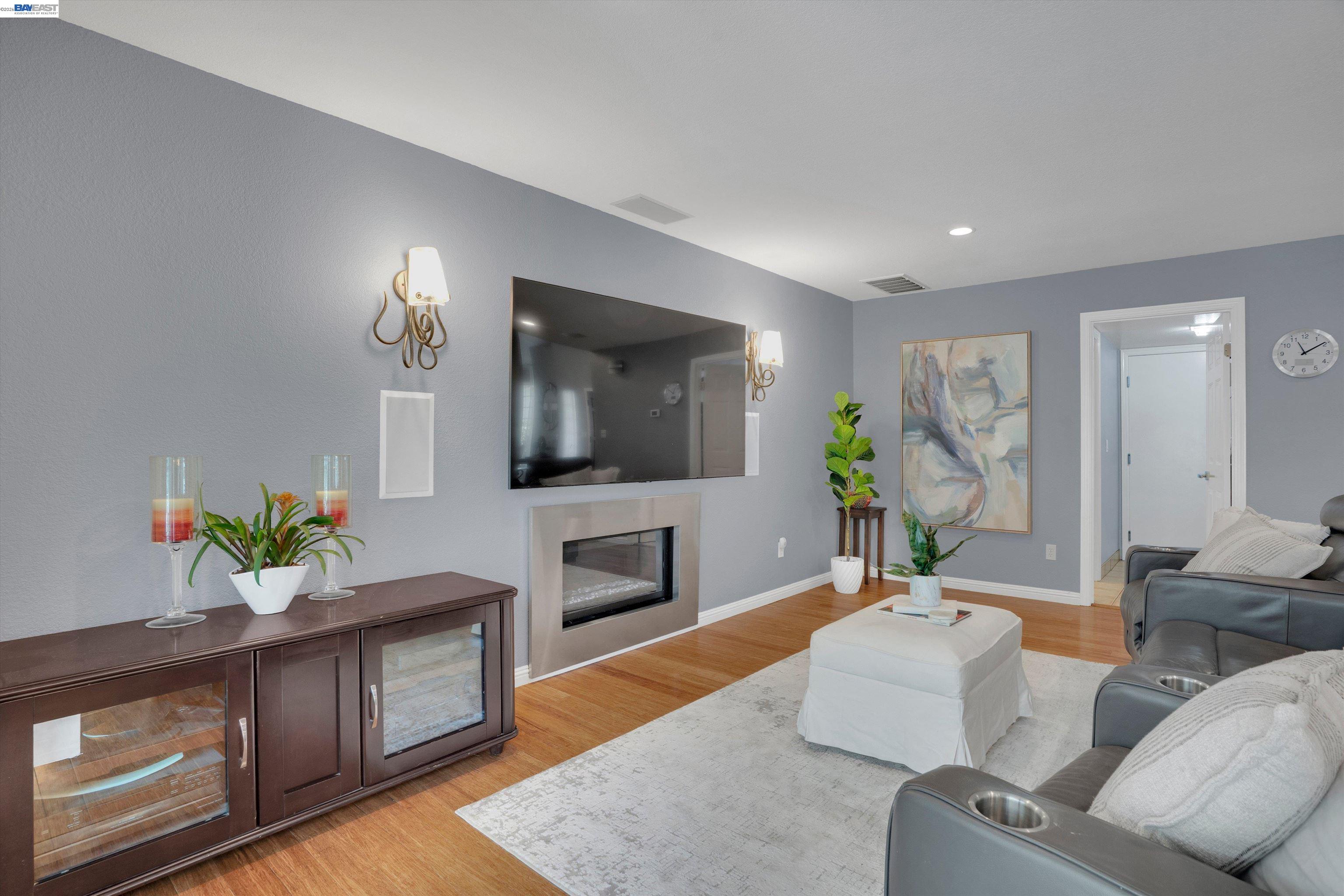 Detail Gallery Image 12 of 31 For 33499 Quail Run Rd, Fremont,  CA 94555 - 4 Beds | 2/1 Baths