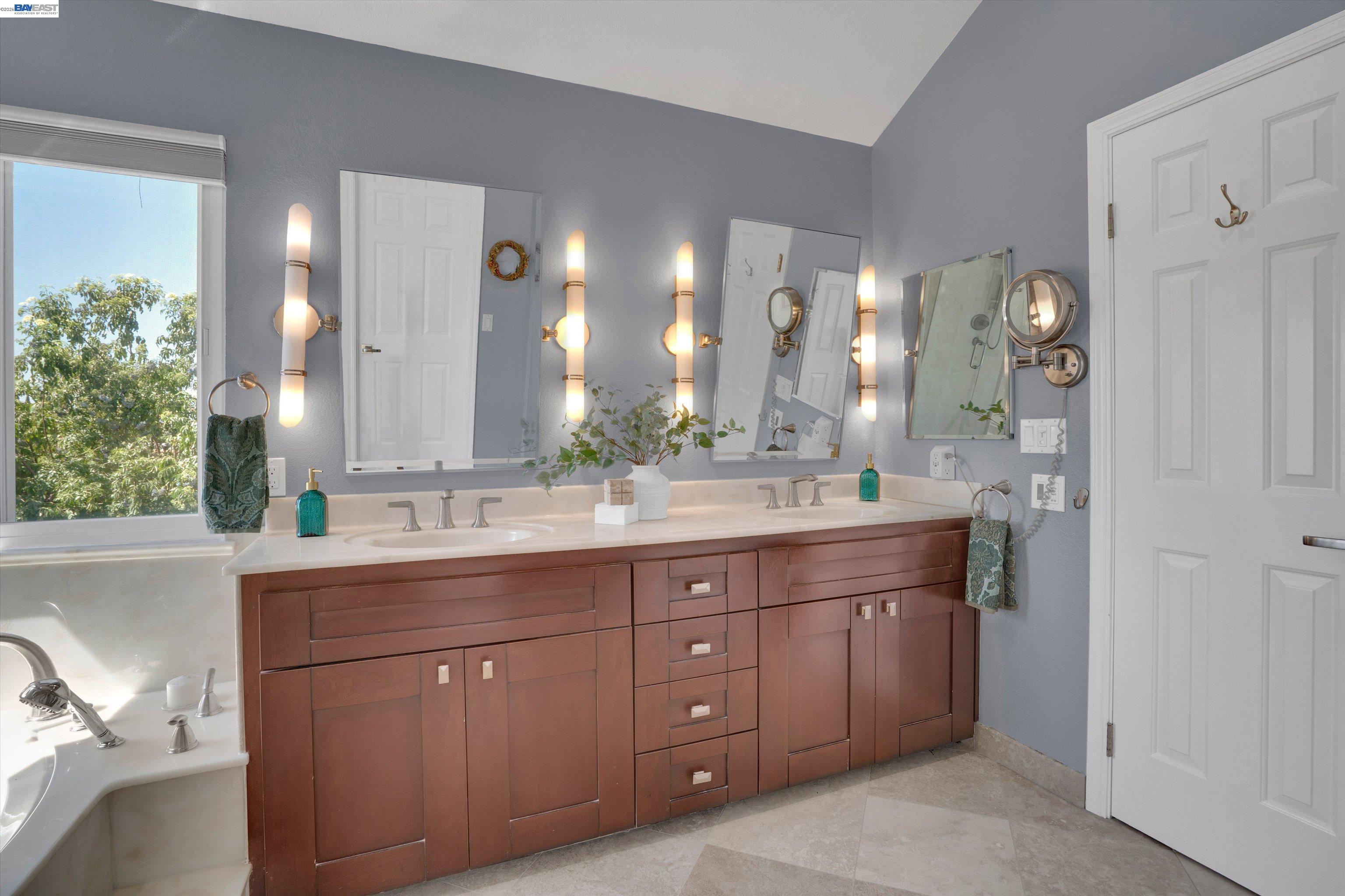 Detail Gallery Image 18 of 31 For 33499 Quail Run Rd, Fremont,  CA 94555 - 4 Beds | 2/1 Baths