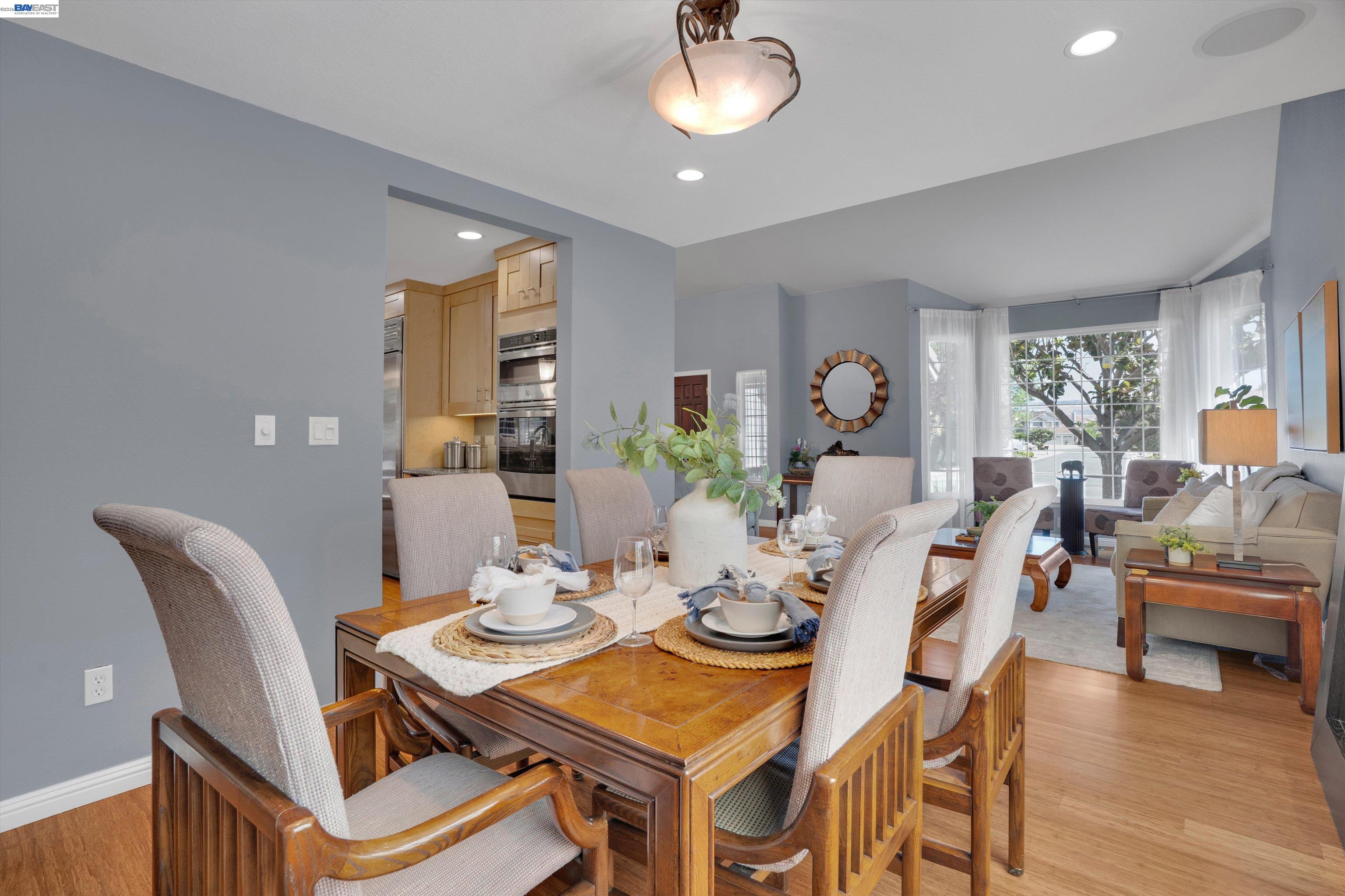 Detail Gallery Image 7 of 31 For 33499 Quail Run Rd, Fremont,  CA 94555 - 4 Beds | 2/1 Baths